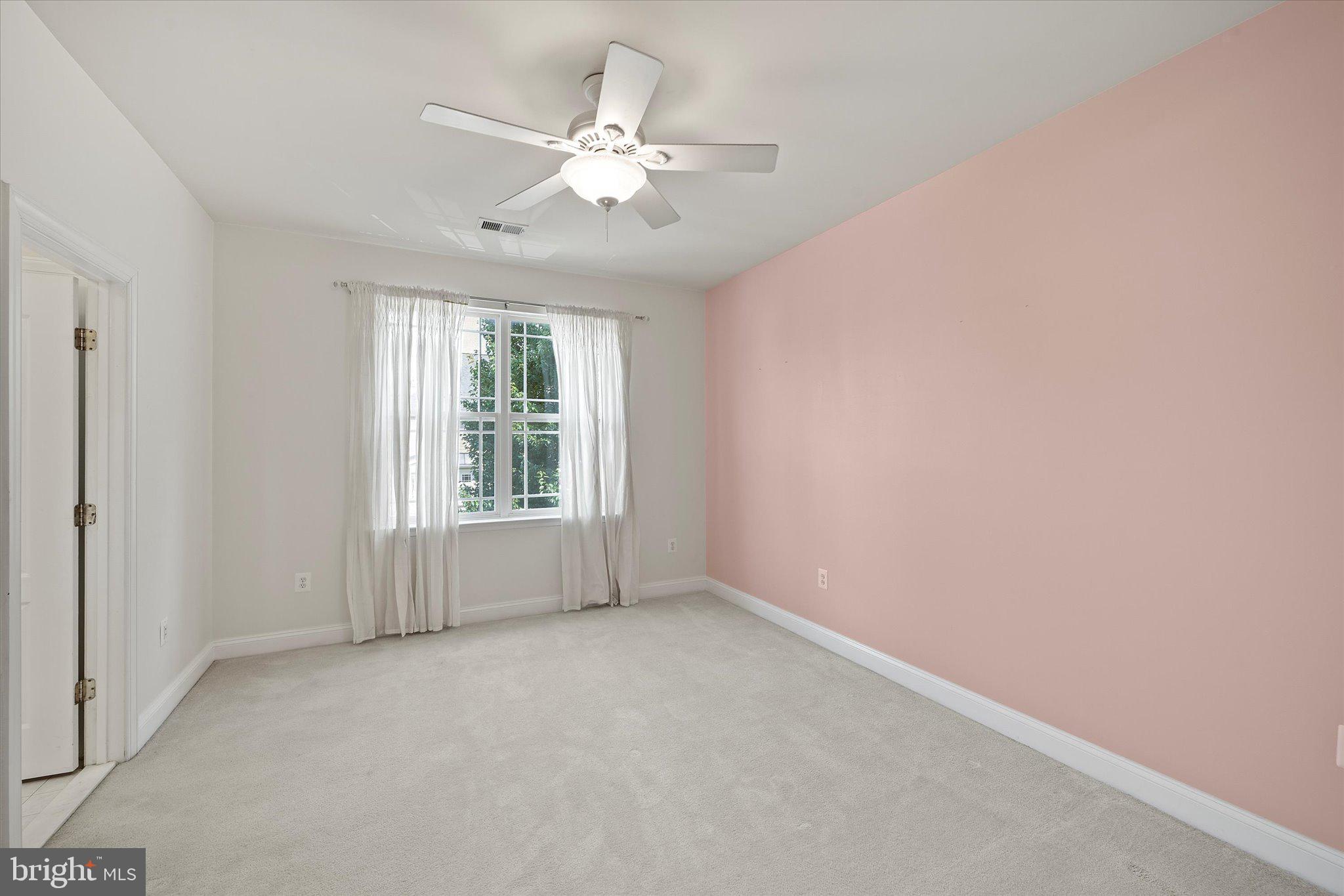 HAMLET AT LEESBURG - Residential