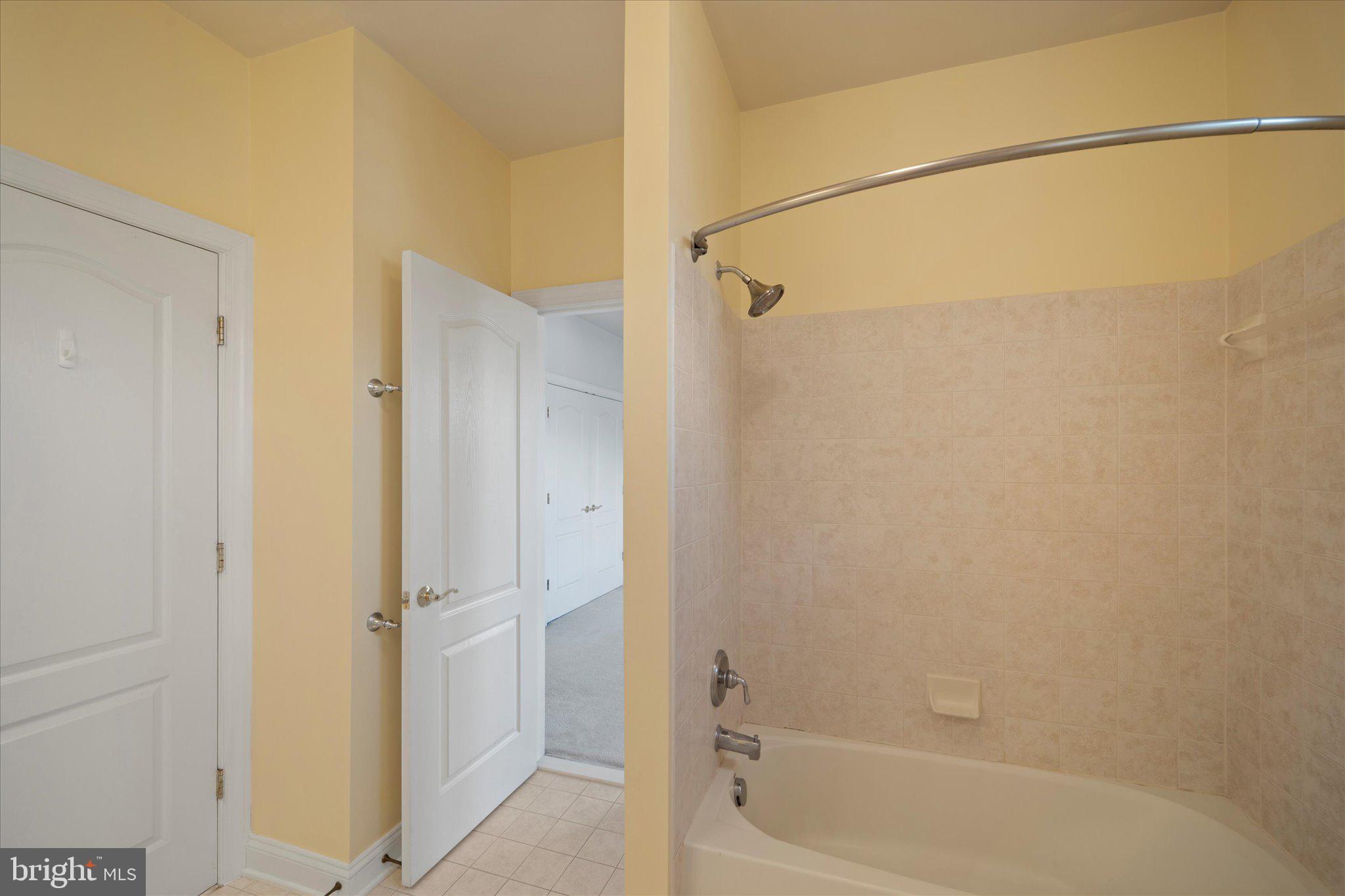 HAMLET AT LEESBURG - Residential