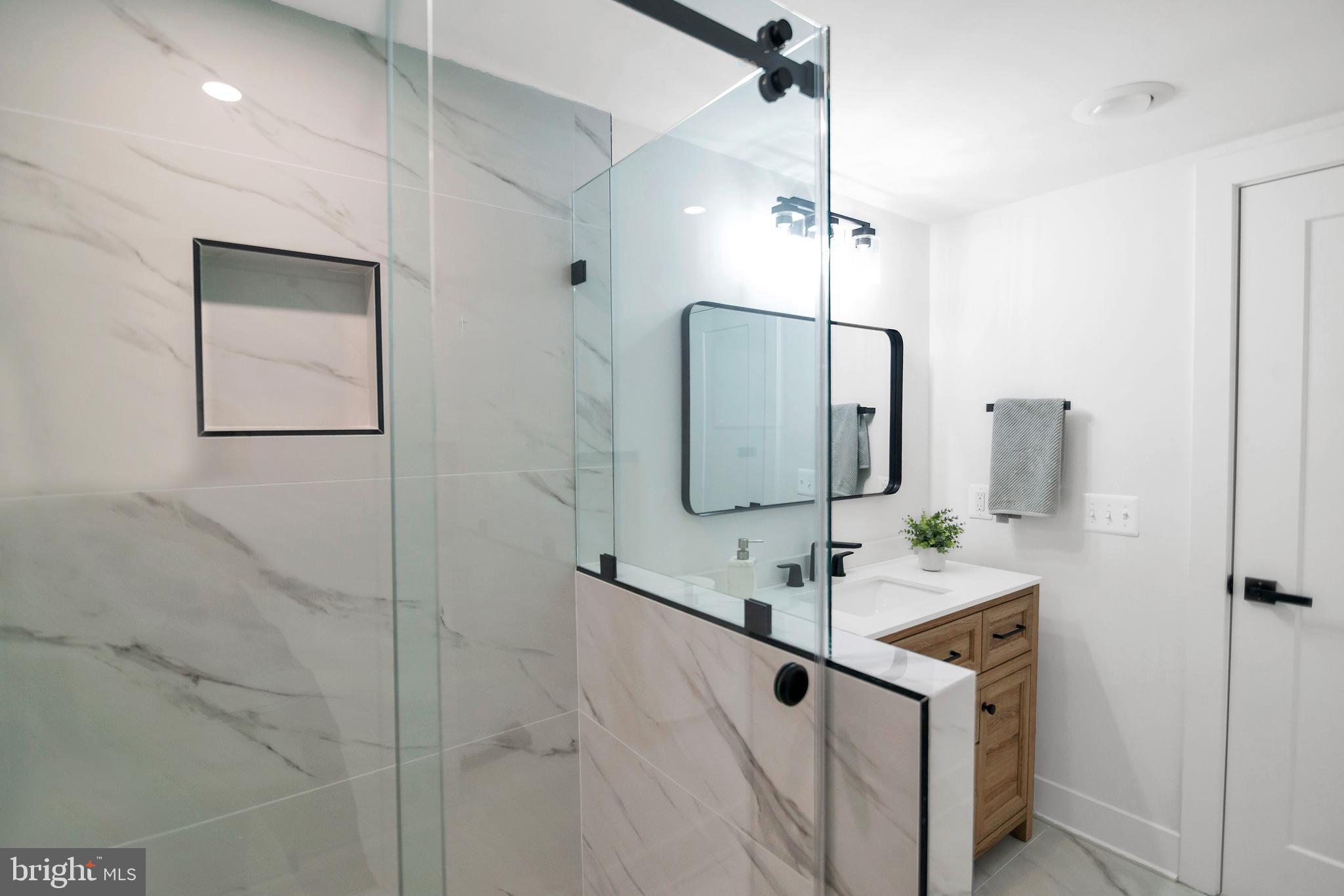 ALEXANDRIA KNOLLS - Residential