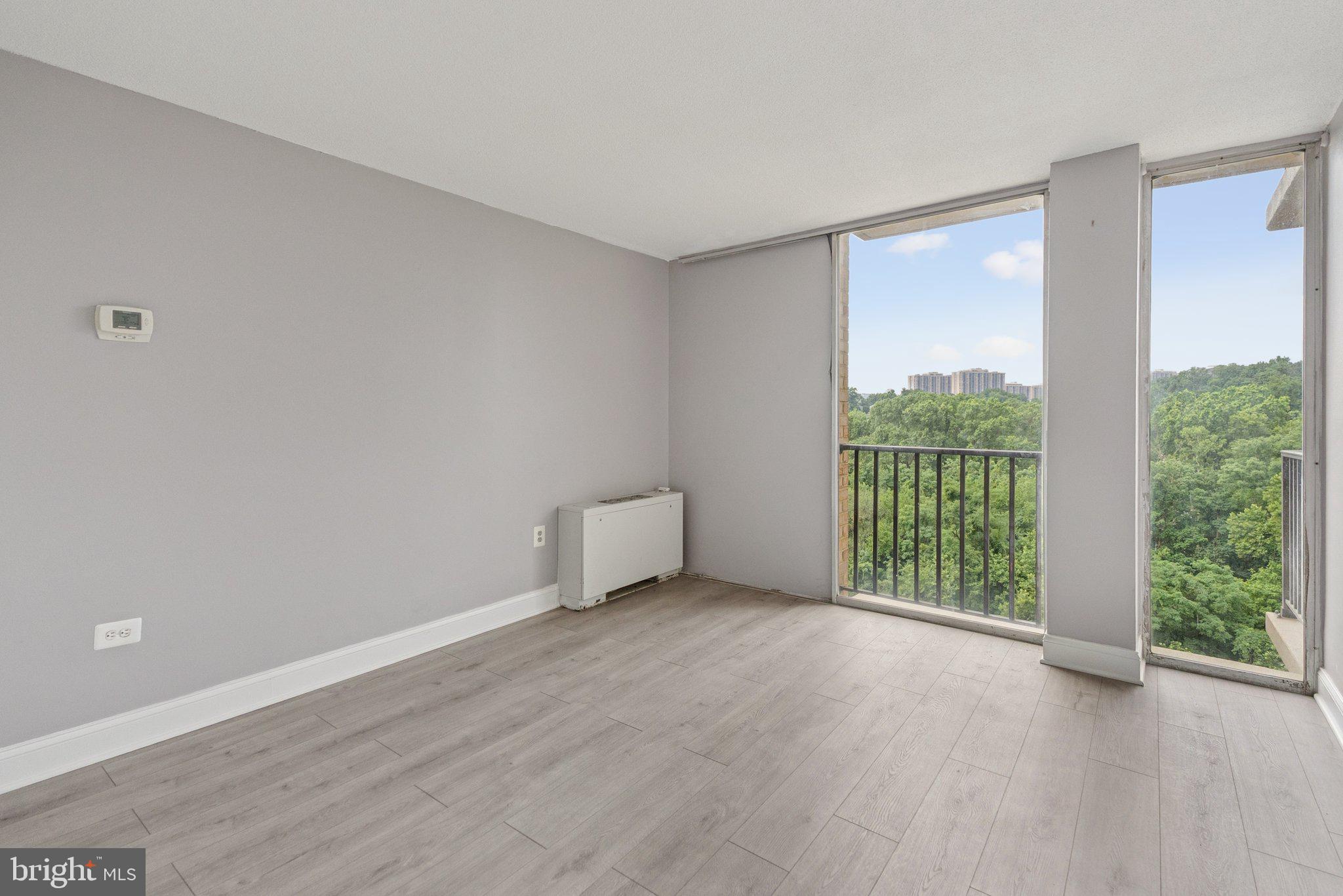 THE CARLTON - Residential