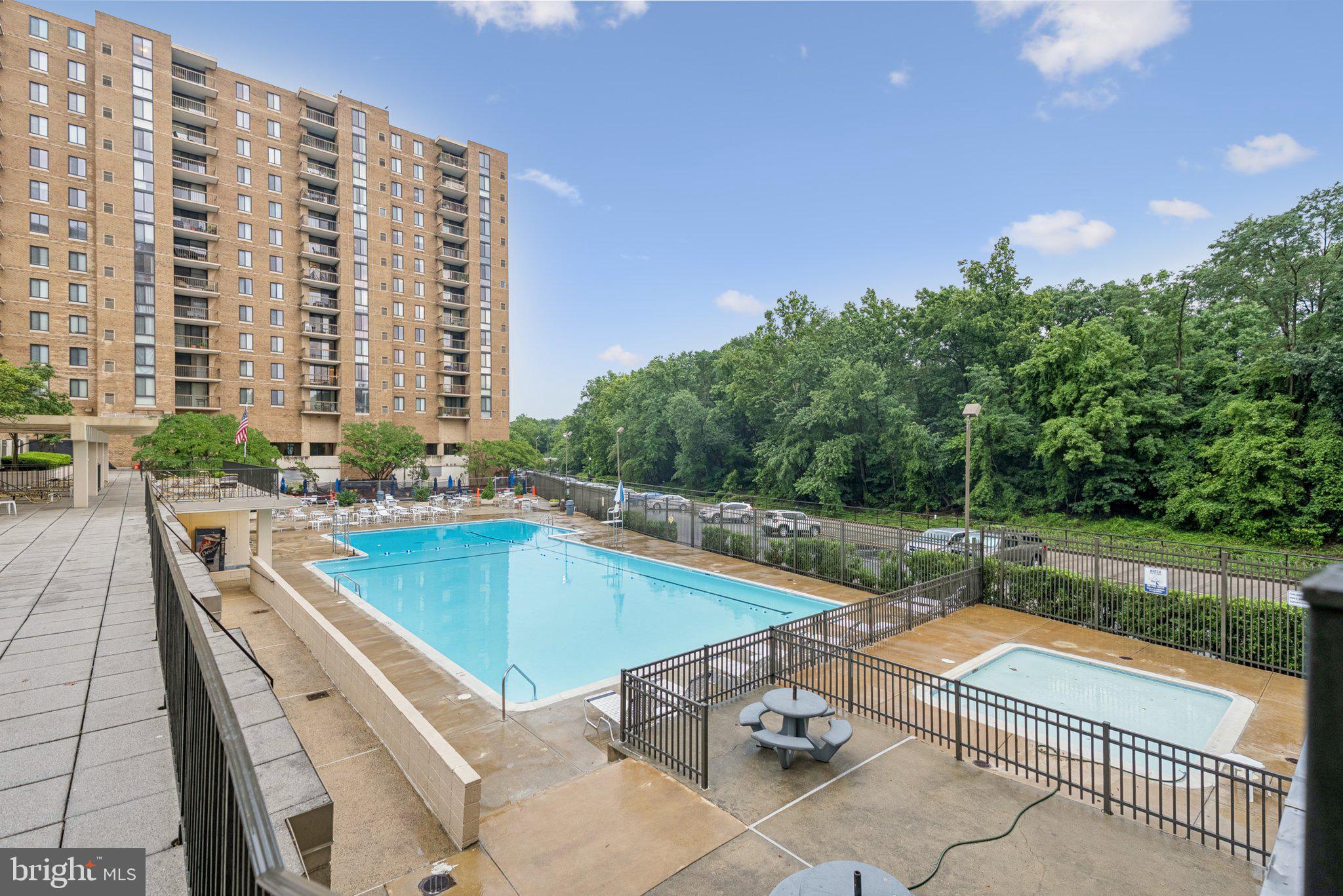 THE CARLTON - Residential