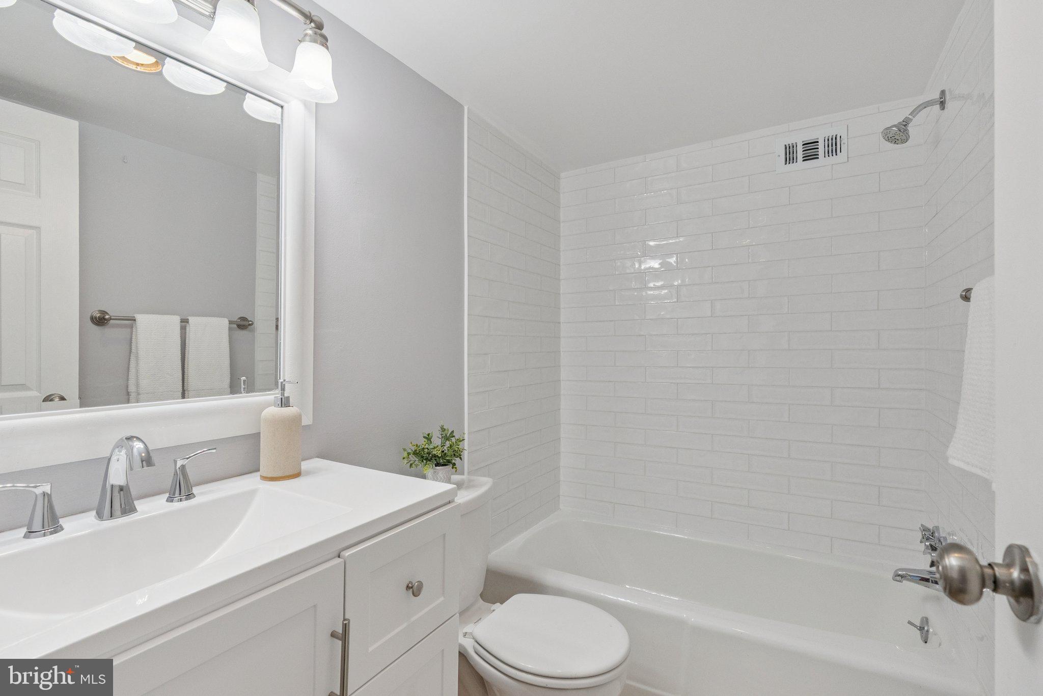 THE CARLTON - Residential