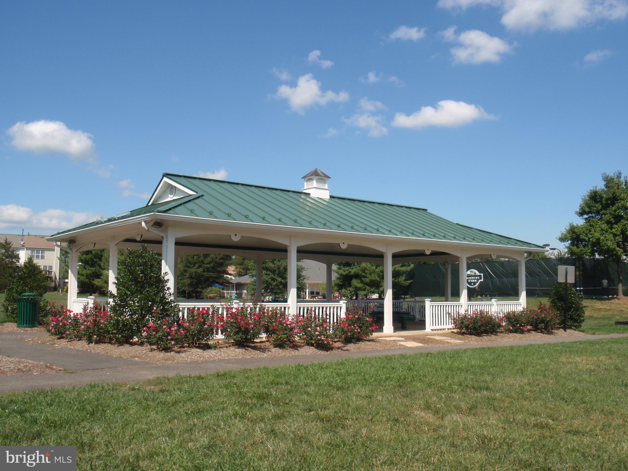 ASHBURN FARM - Residential