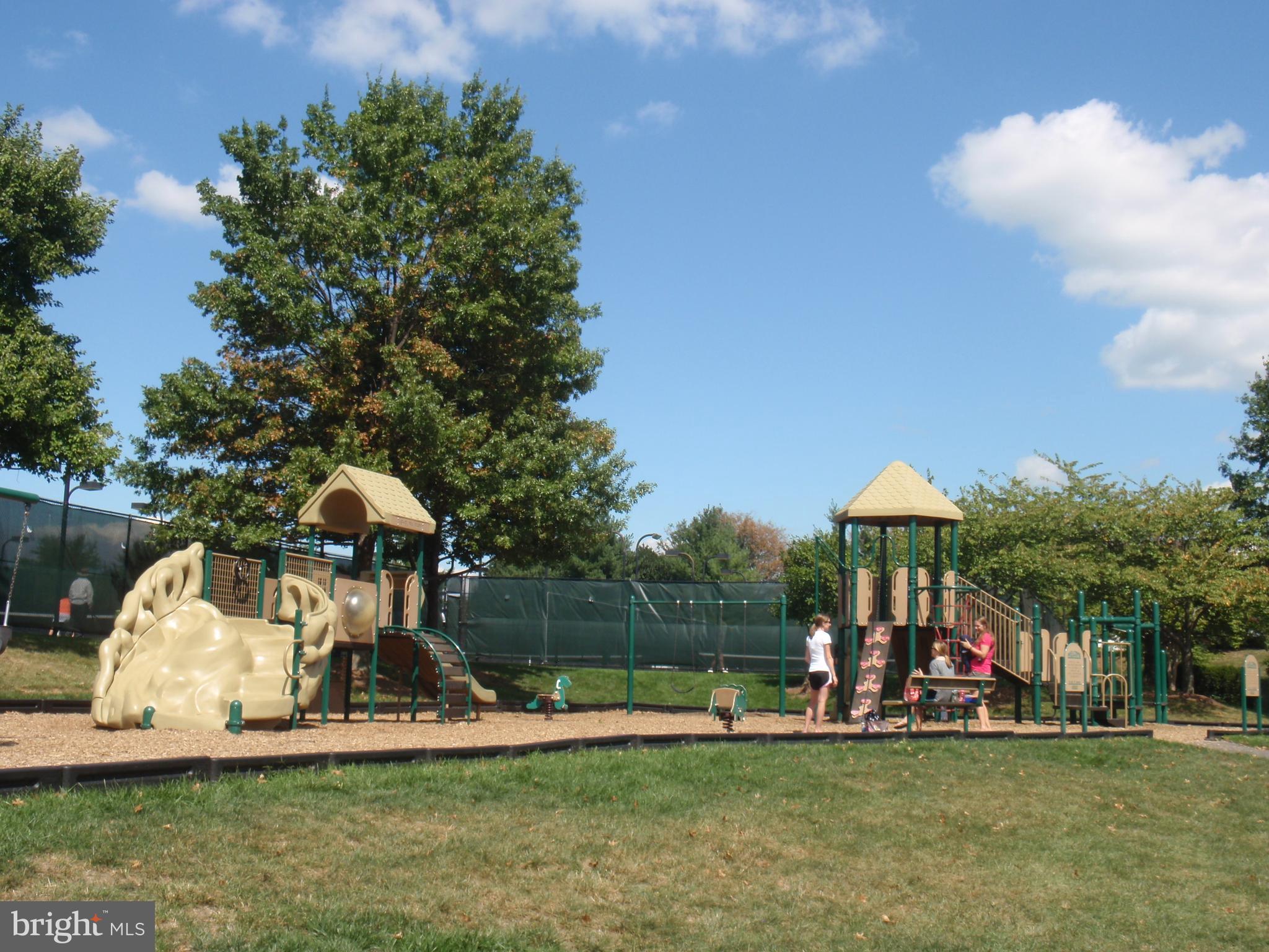 ASHBURN FARM - Residential