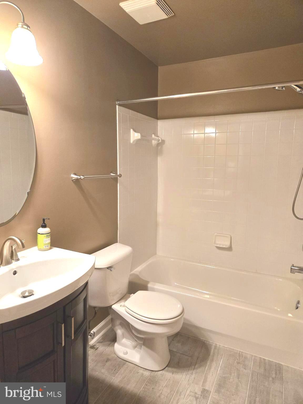 ASHBURN FARM - Residential