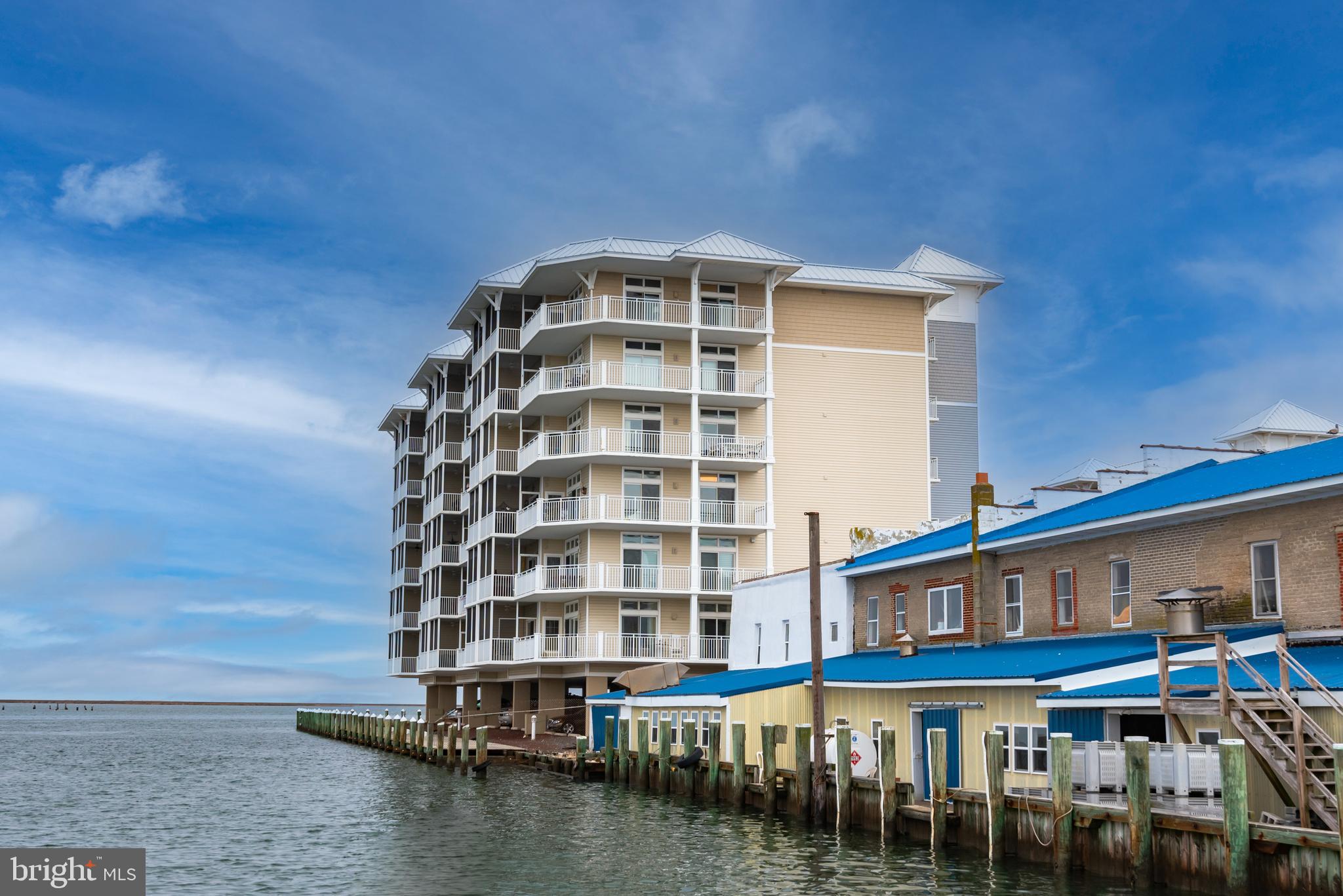 HARBOUR LIGHT CONDOS - Residential