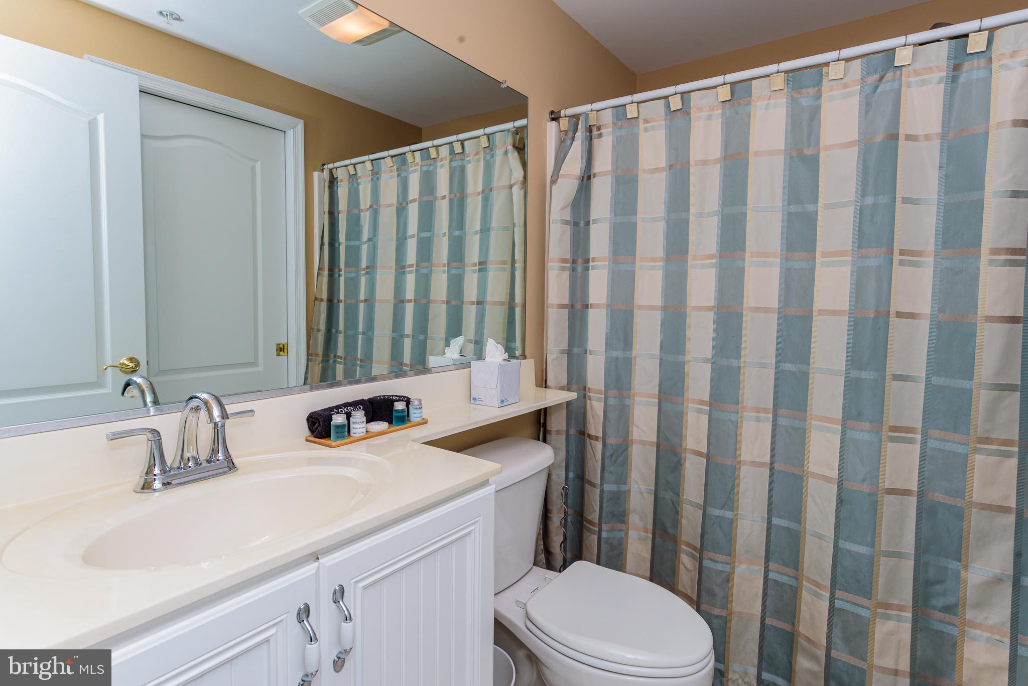 HARBOUR LIGHT CONDOS - Residential