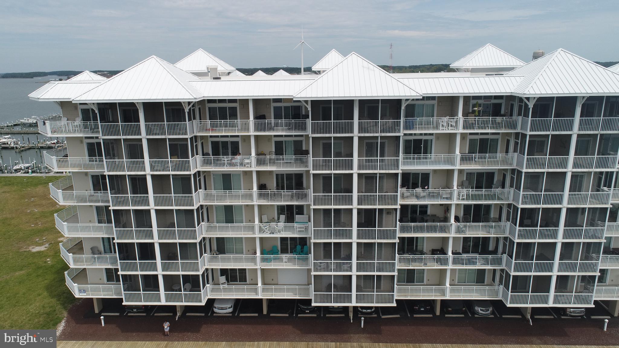 HARBOUR LIGHT CONDOS - Residential