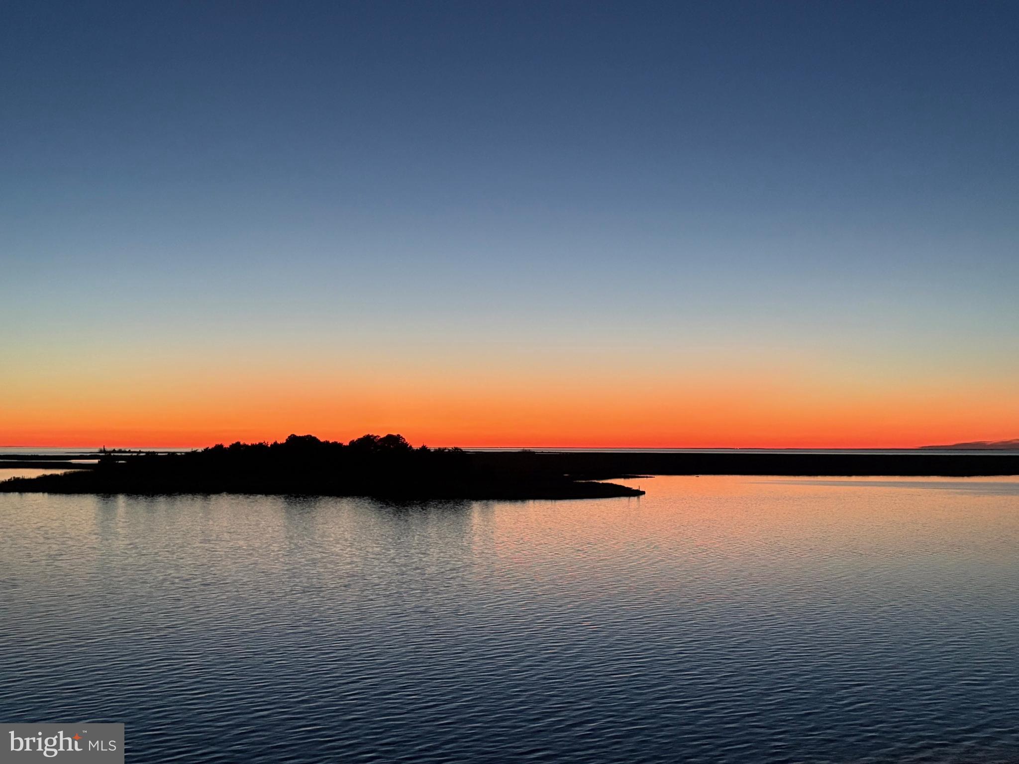 HARBOUR LIGHT CONDOS - Residential
