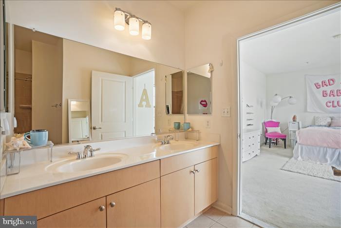 CHARLES VILLAGE - Residential