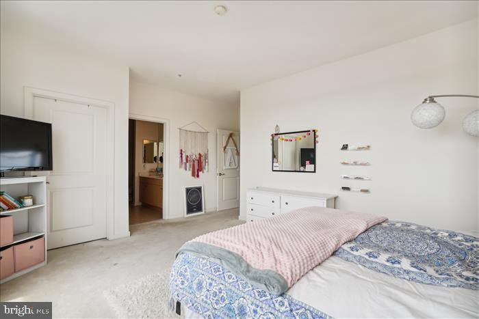 CHARLES VILLAGE - Residential