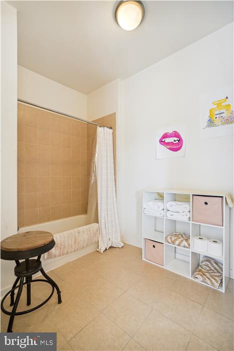 CHARLES VILLAGE - Residential