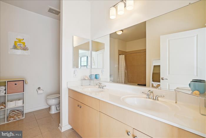 CHARLES VILLAGE - Residential