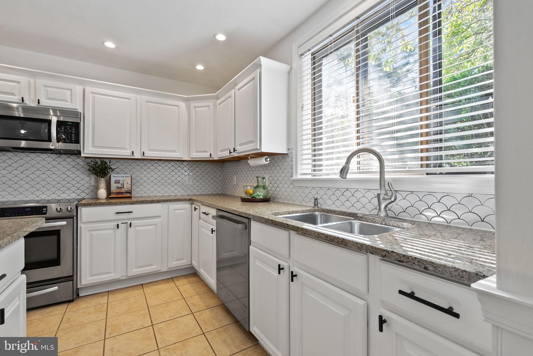 RESTON - Residential