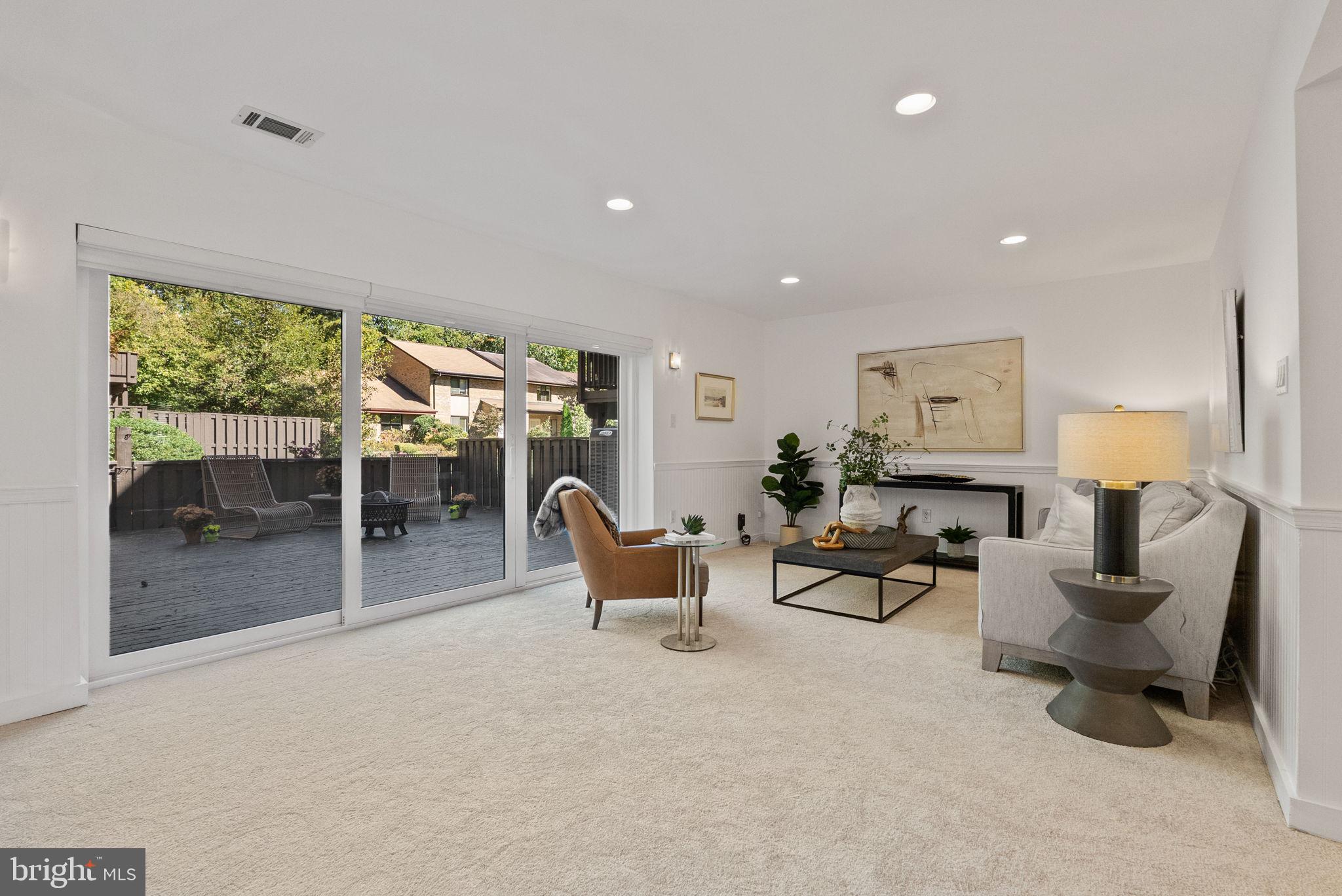 RESTON - Residential