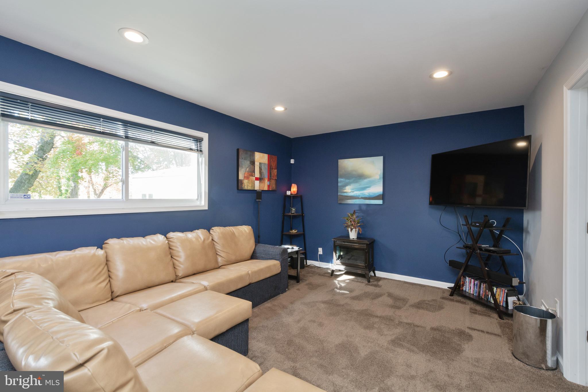 HILLCREST ESTATES - Residential