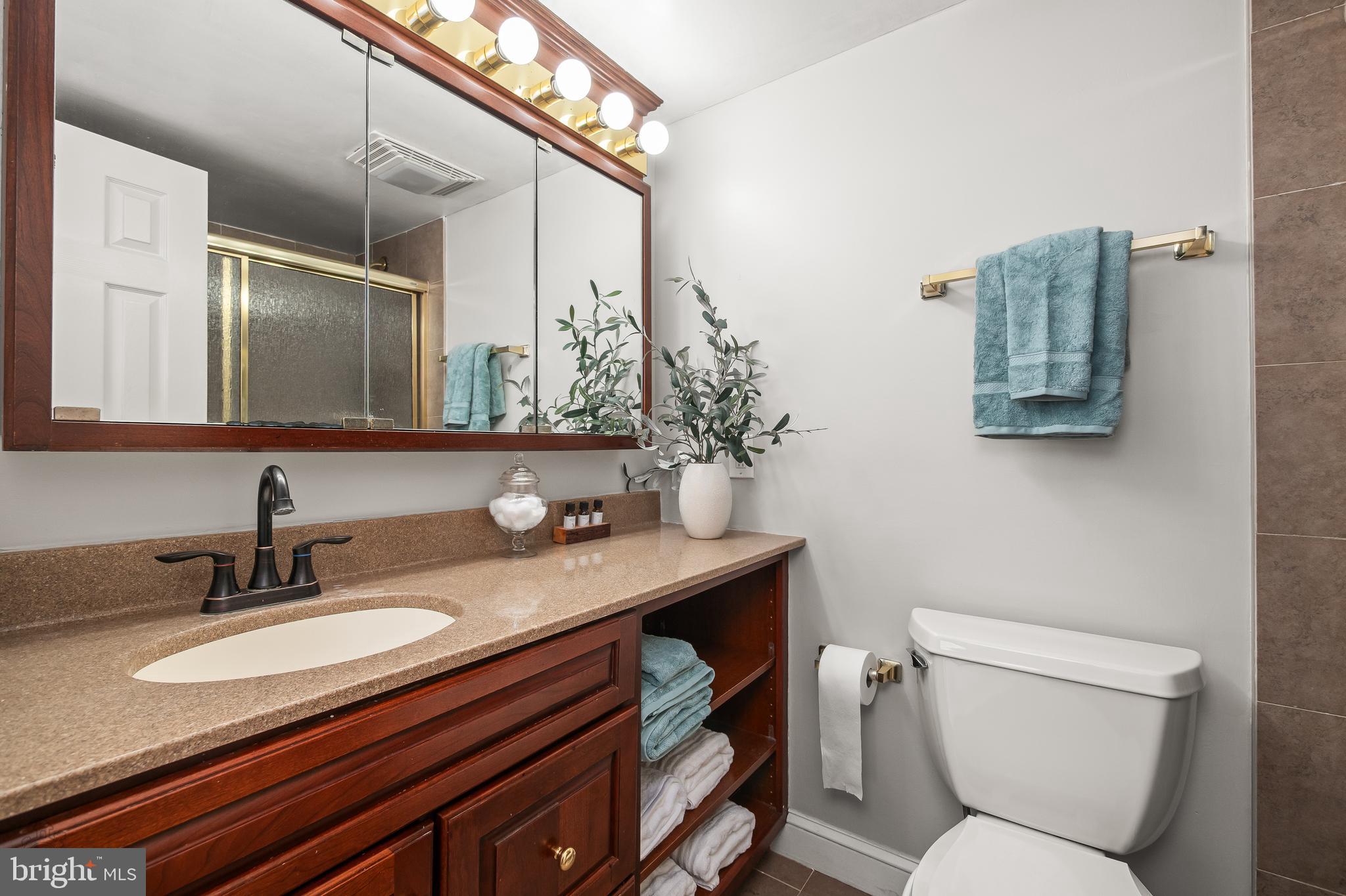 GYPSY LANE CONDOS - Residential