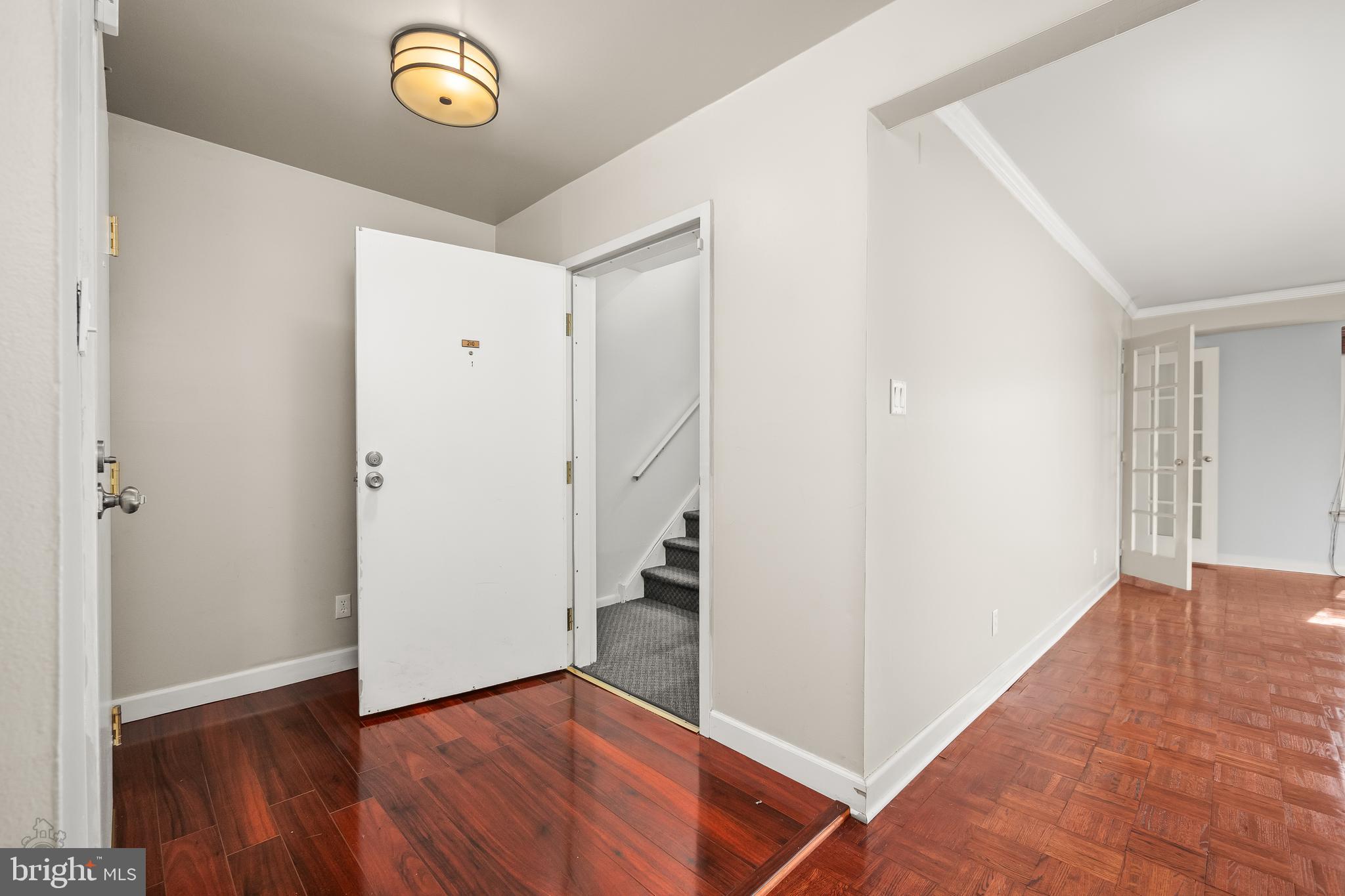 GYPSY LANE CONDOS - Residential