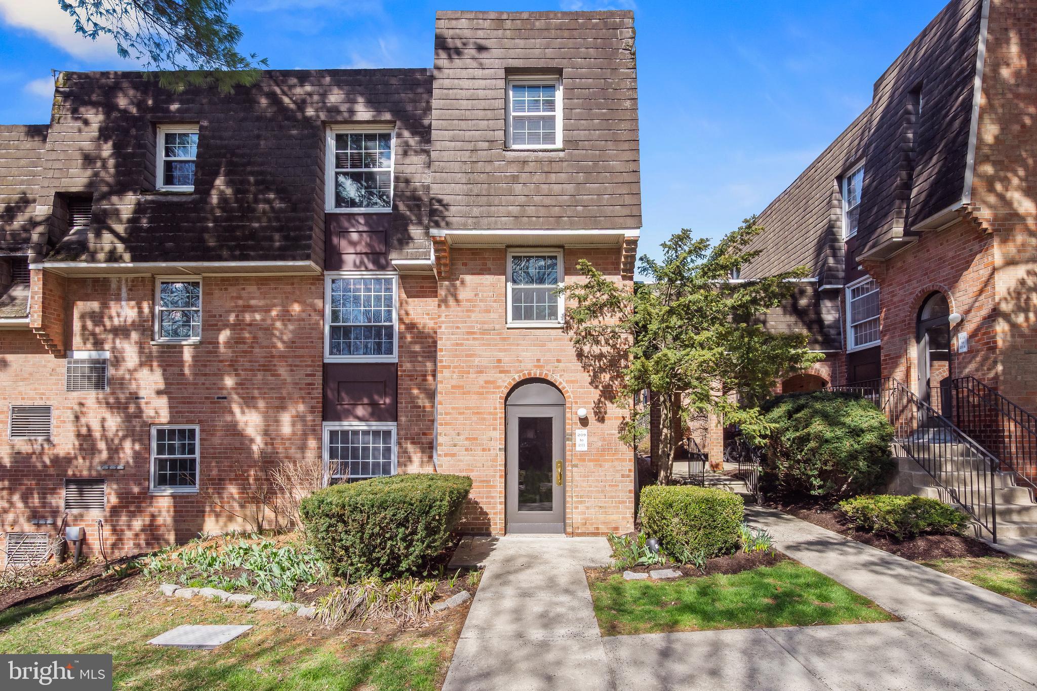 GYPSY LANE CONDOS - Residential