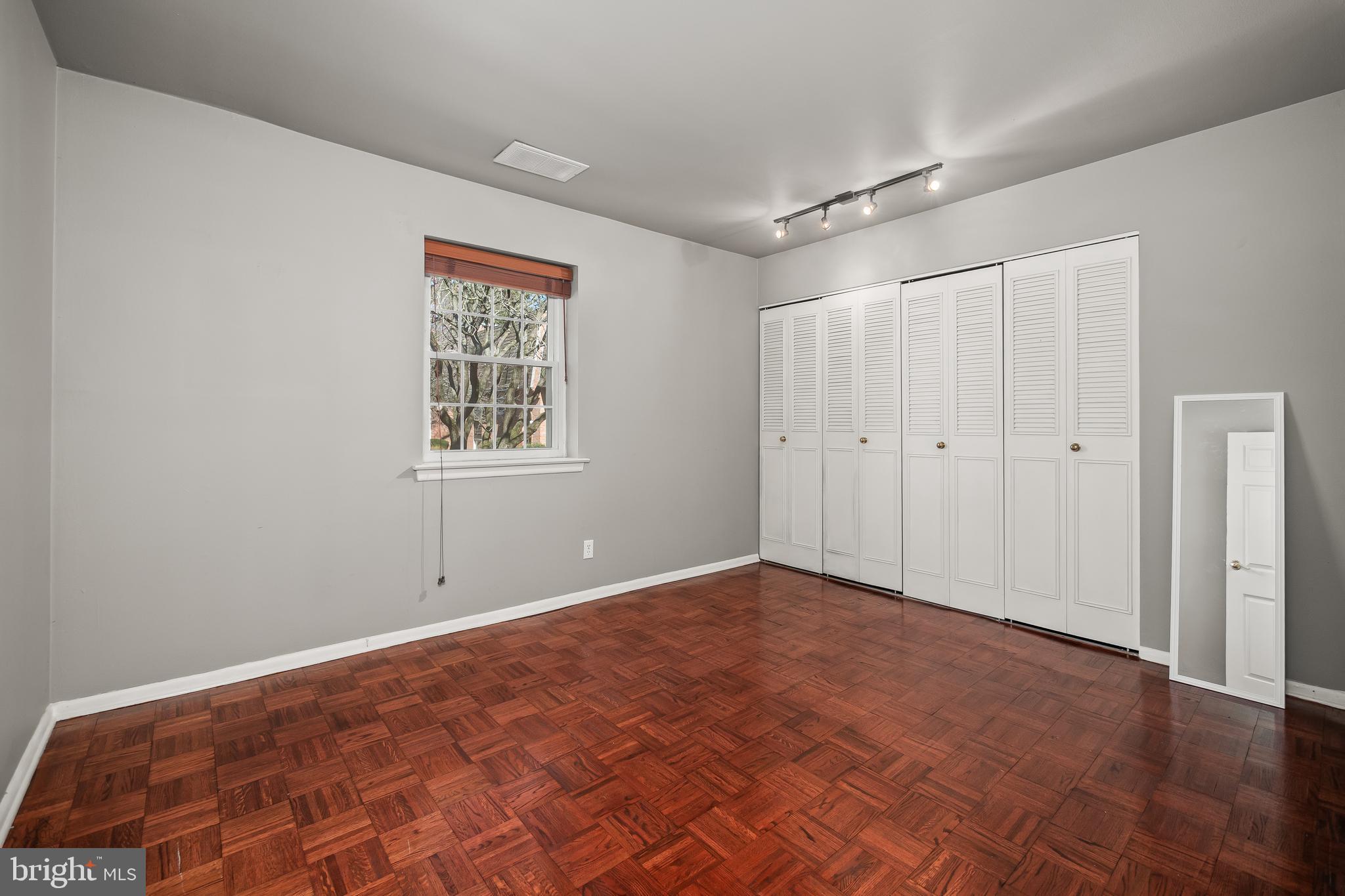 GYPSY LANE CONDOS - Residential