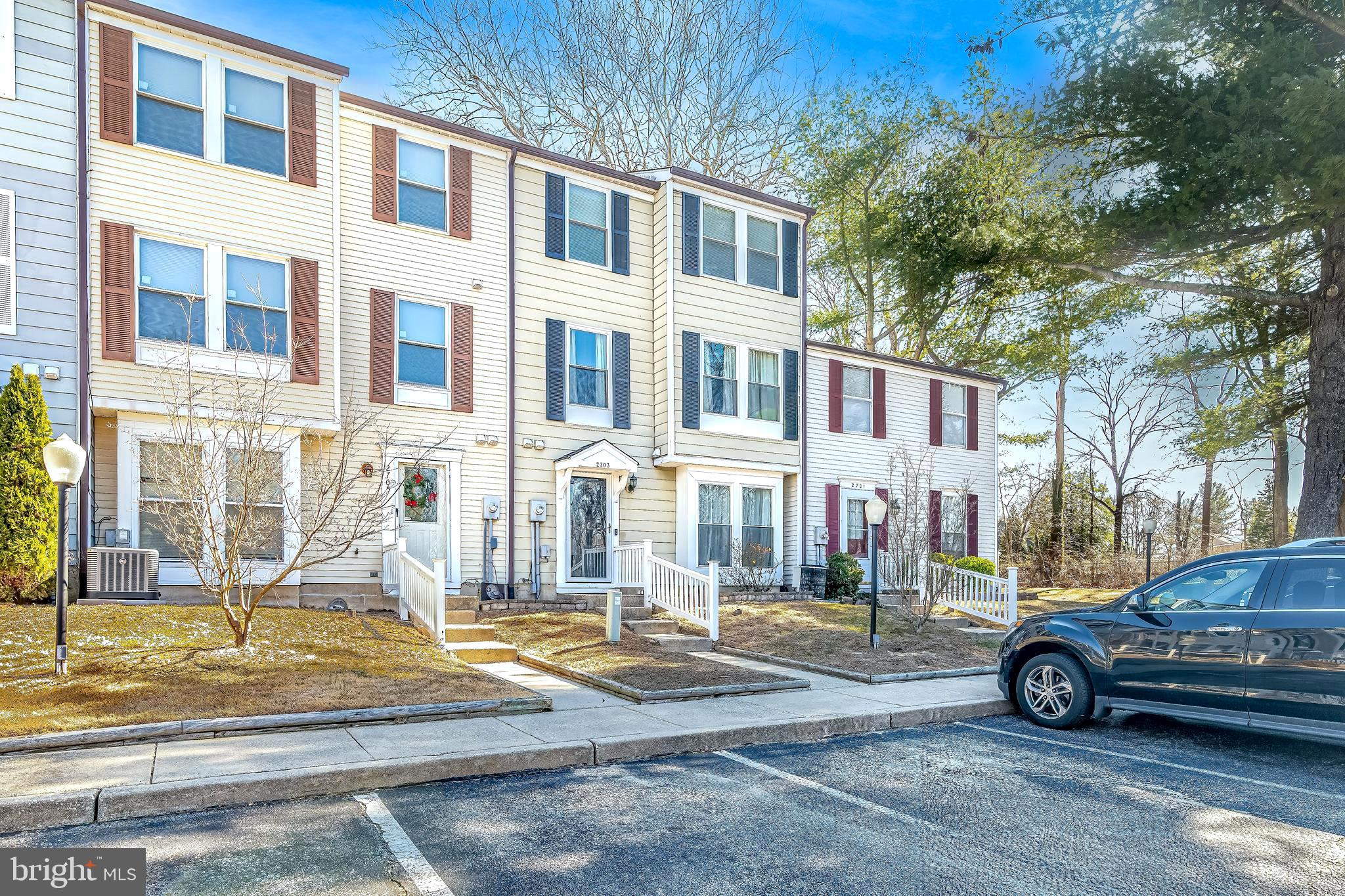 2703 GREENWOOD DRIVE