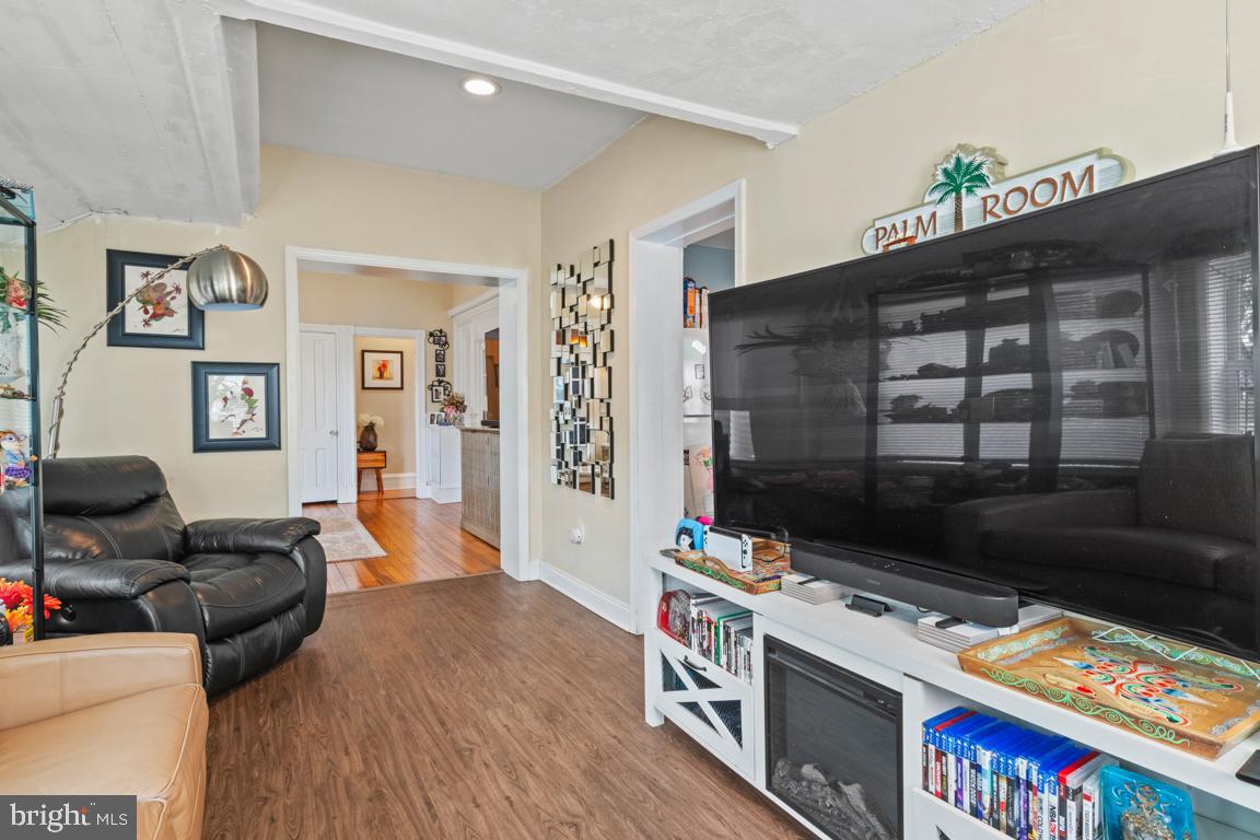 LANSDALE - Residential