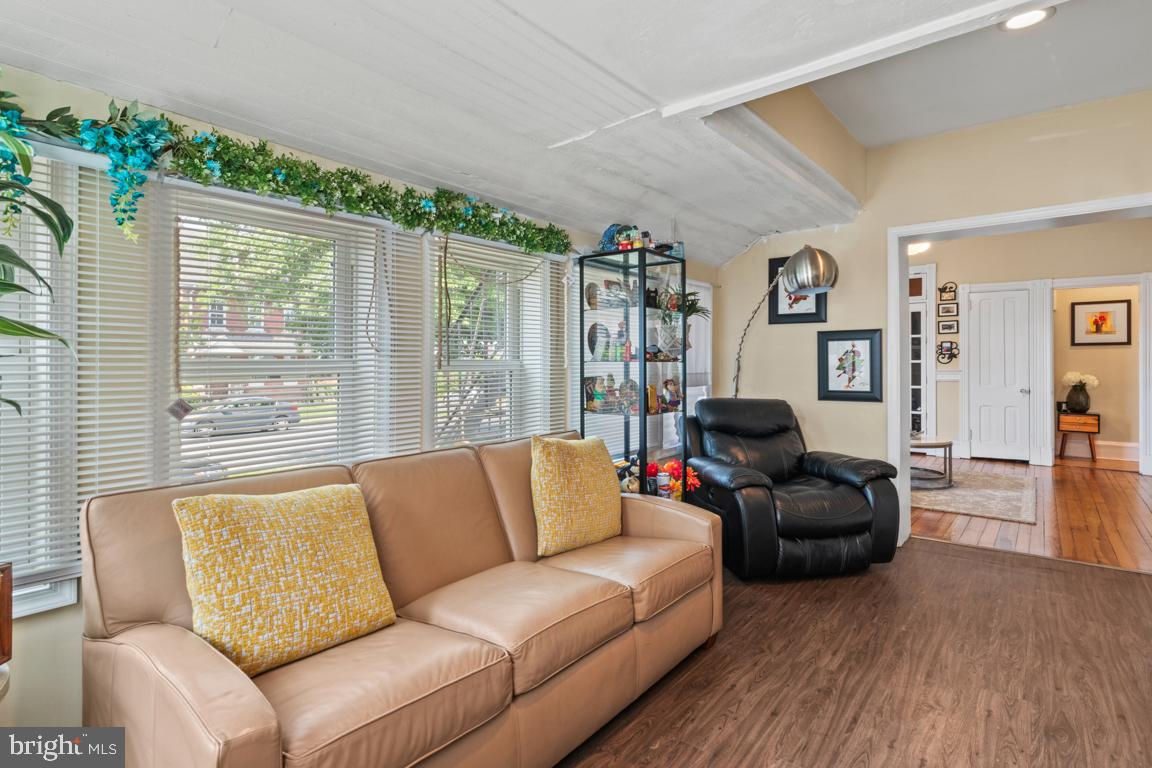 503 WALNUT STREET