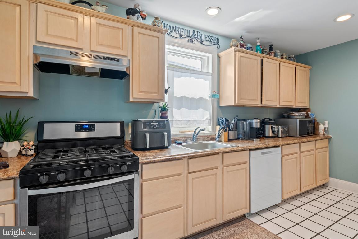 LANSDALE - Residential