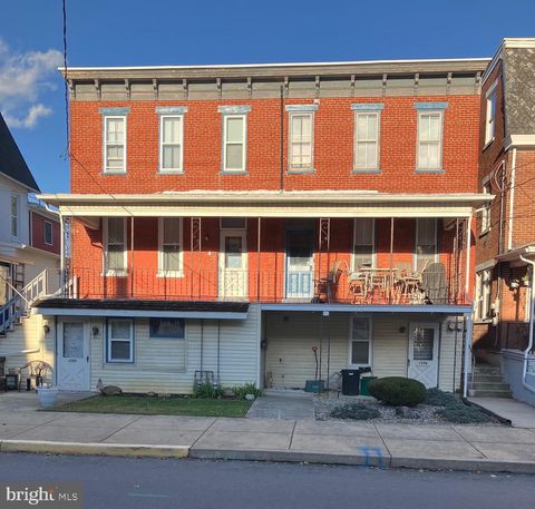 Photo of 155 Charlotte St, MANHEIM, PA 17545 (MLS # PALA2079076)
