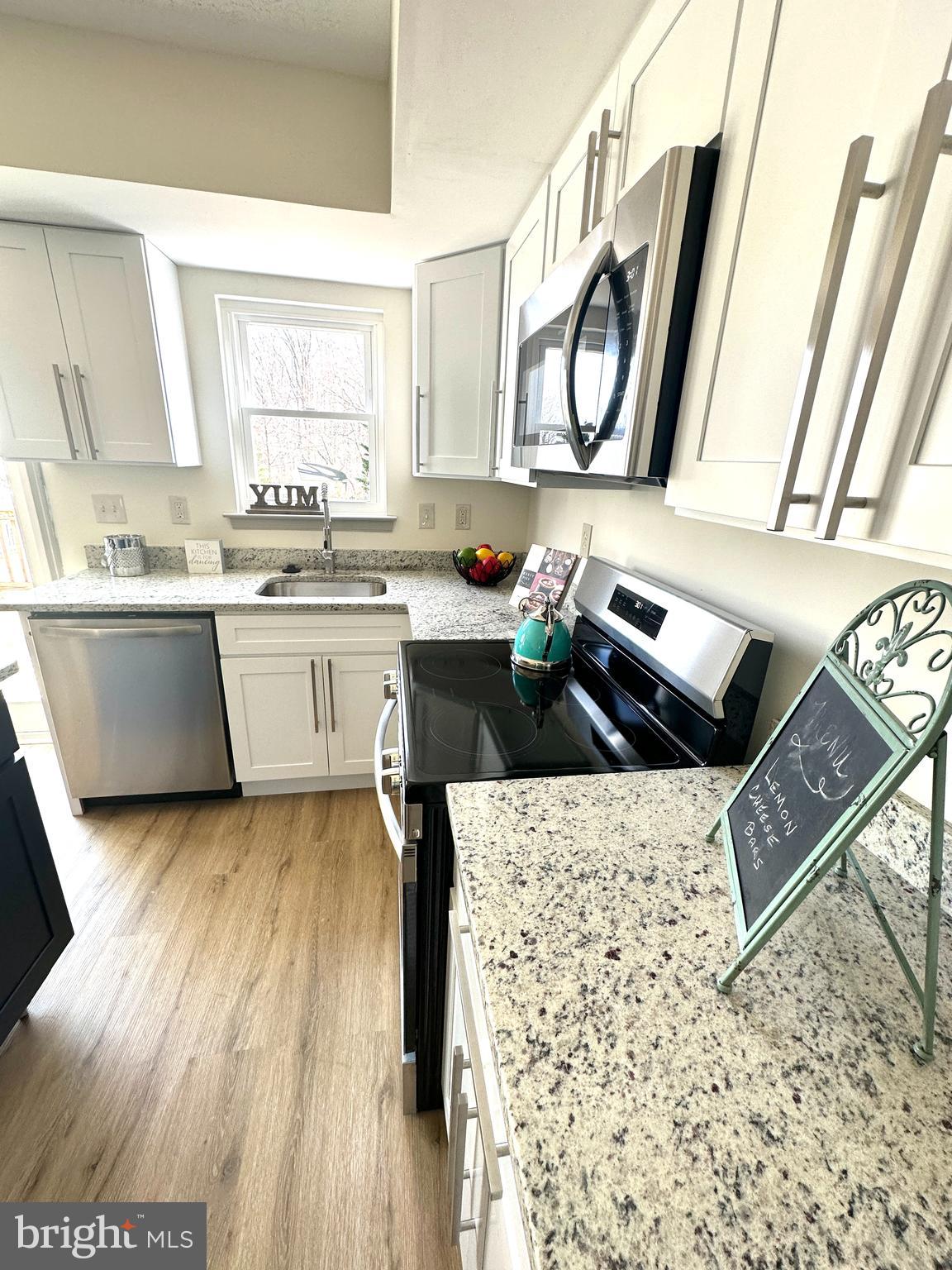 WOODS OF BAYVIEW - Residential