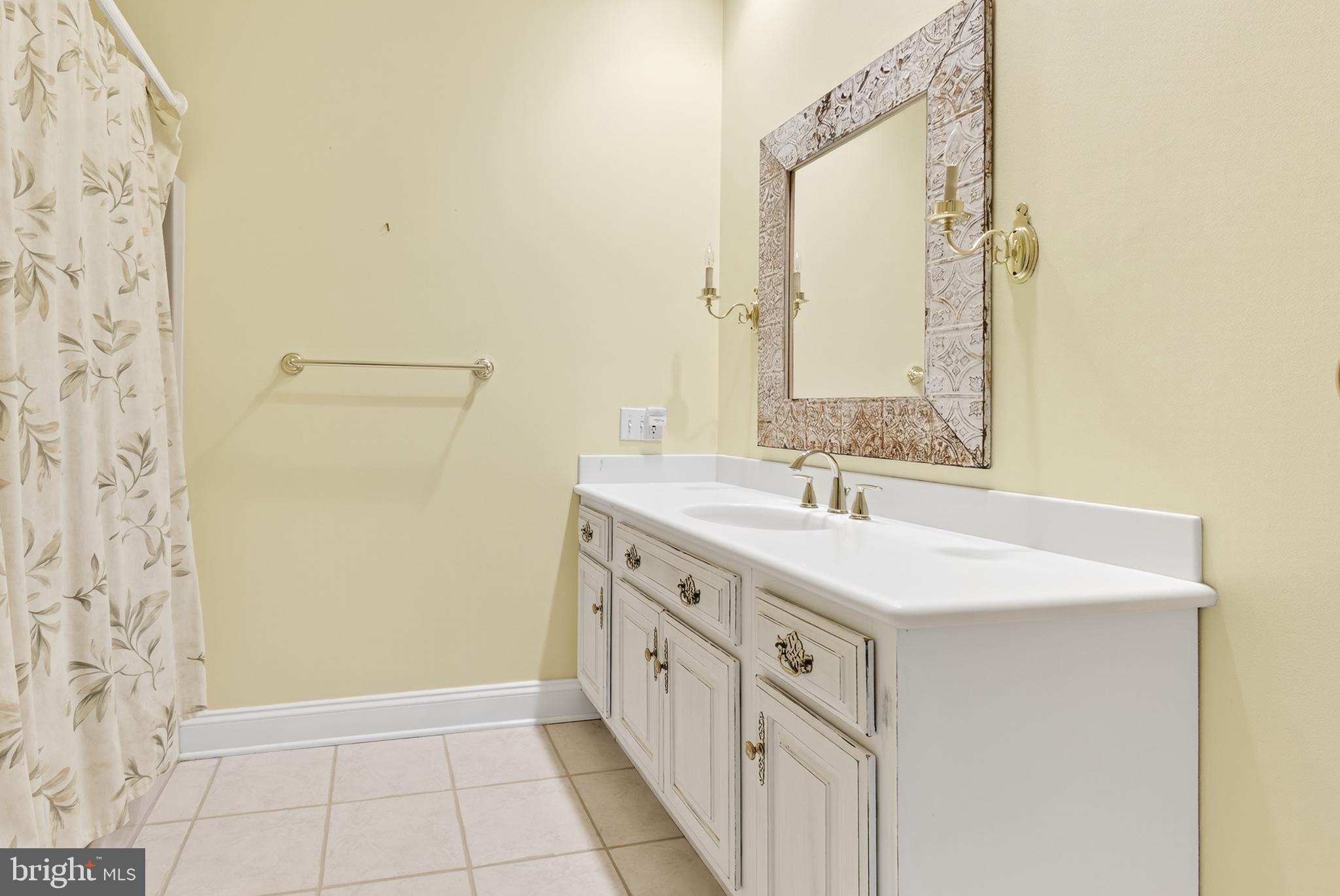 BRITTANY - Residential