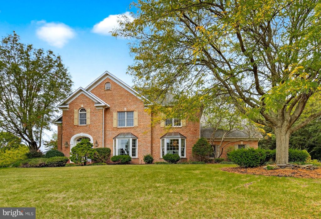 Photo of 1350 Briargate Drive, YORK, PA 17404 (MLS # PAYK2091830)