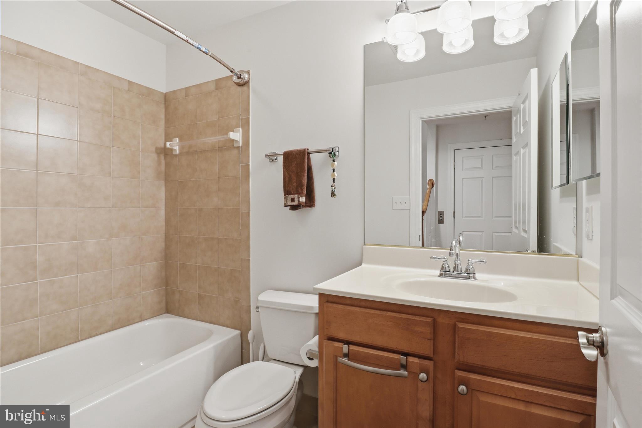 MCLEAN CREST - Residential