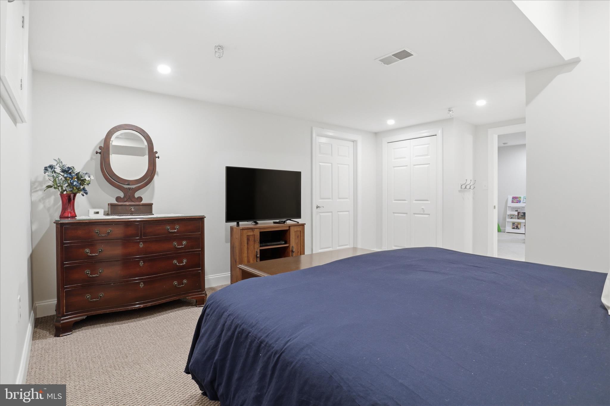 MCLEAN CREST - Residential