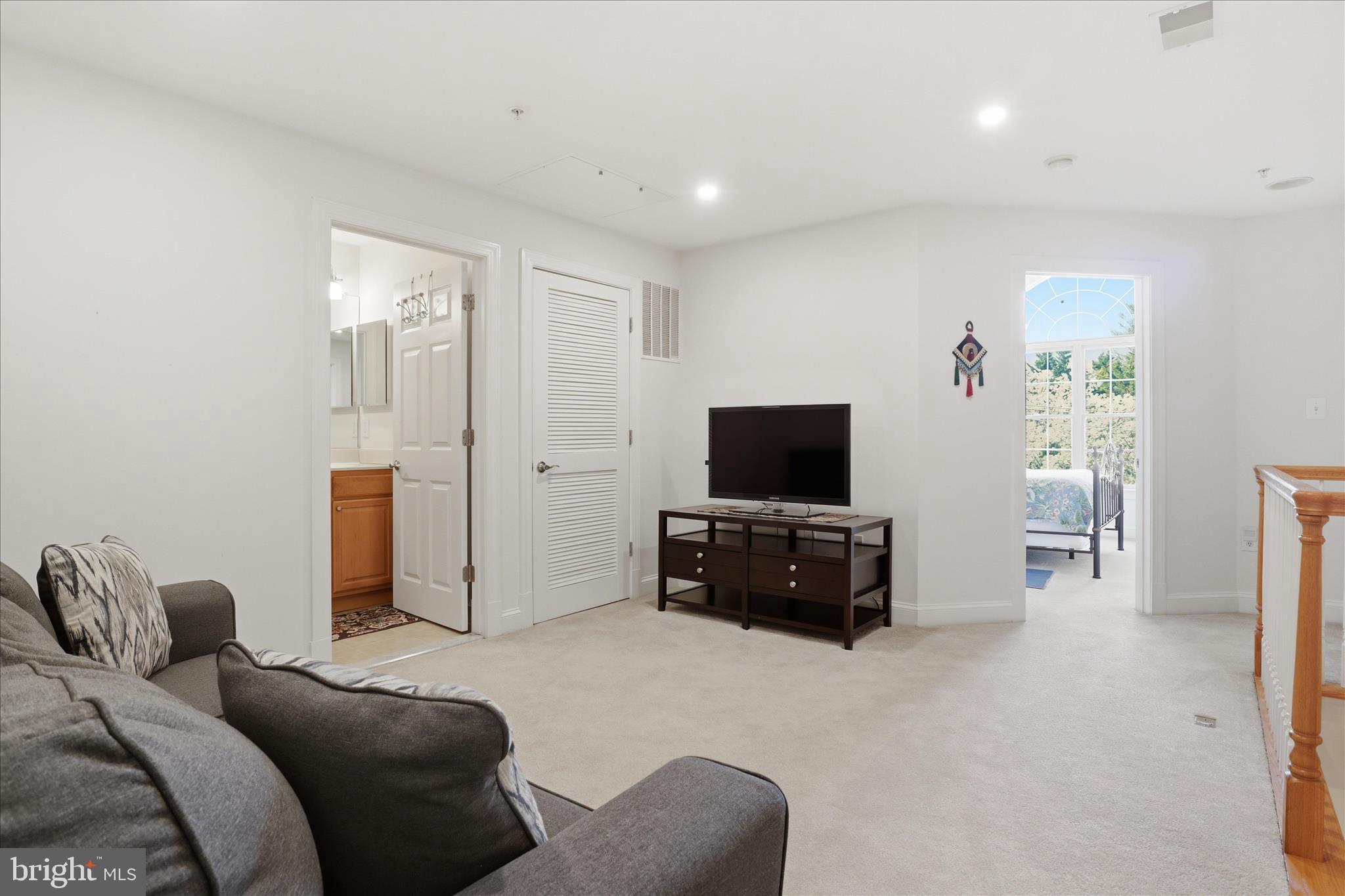 MCLEAN CREST - Residential