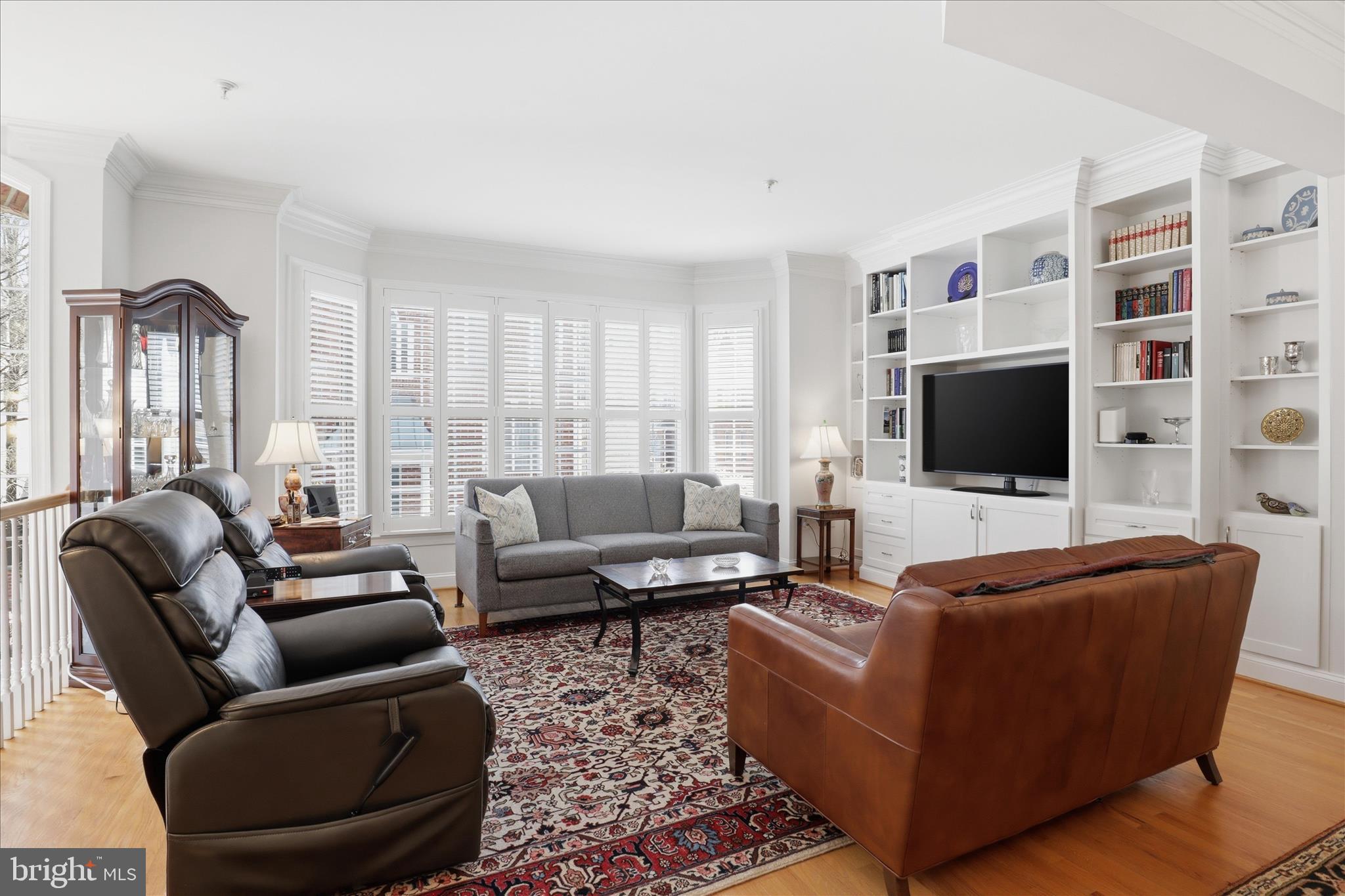 MCLEAN CREST - Residential