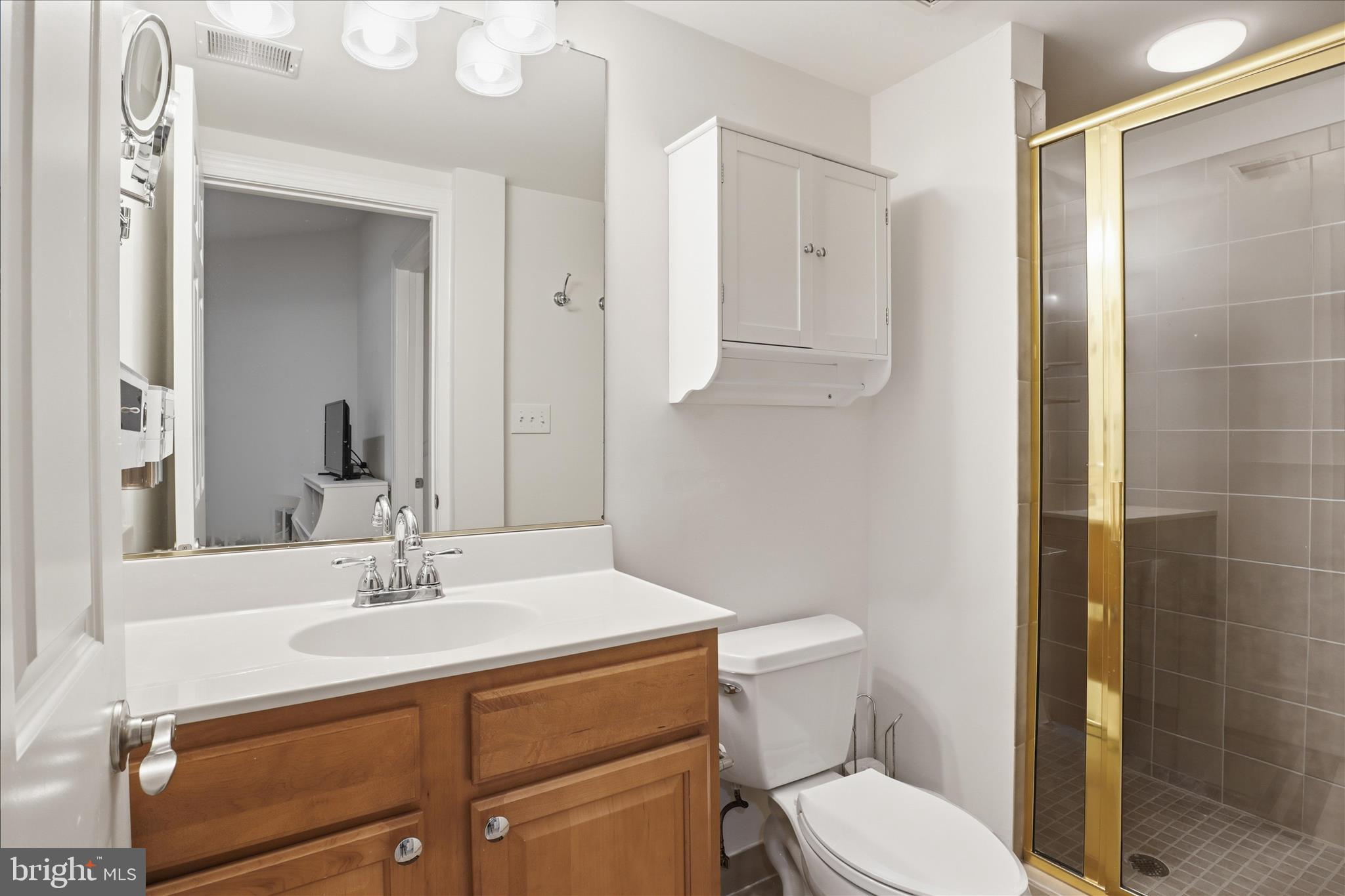 MCLEAN CREST - Residential