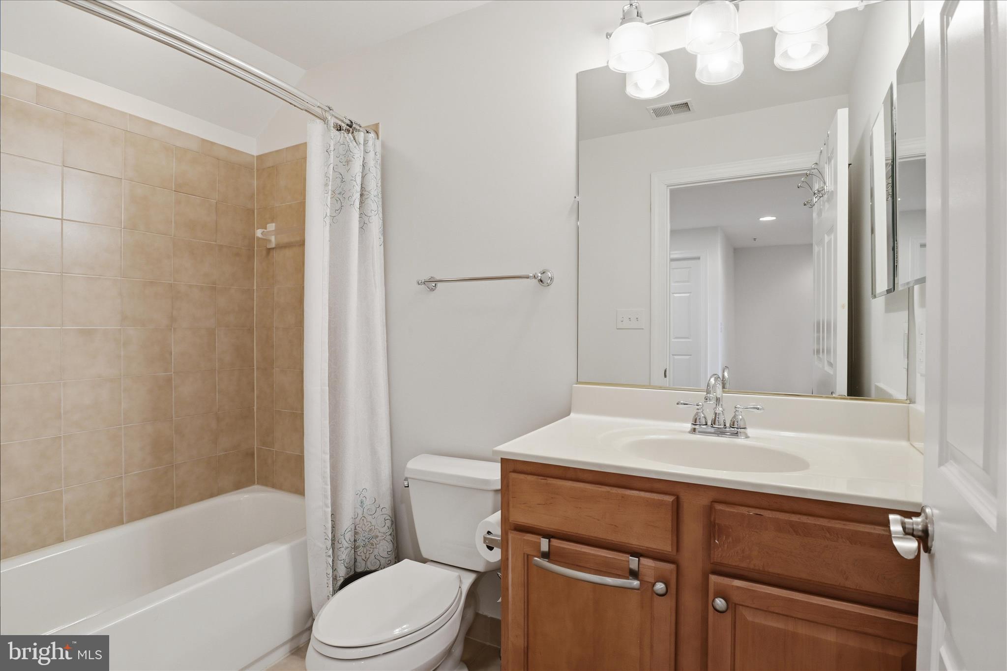 MCLEAN CREST - Residential