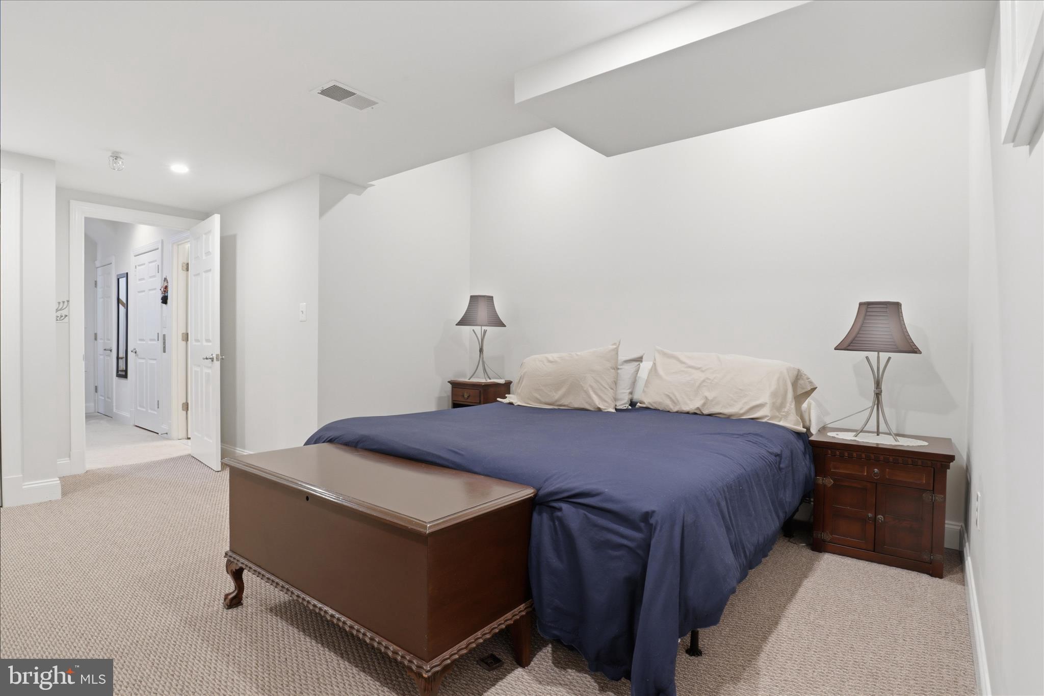 MCLEAN CREST - Residential