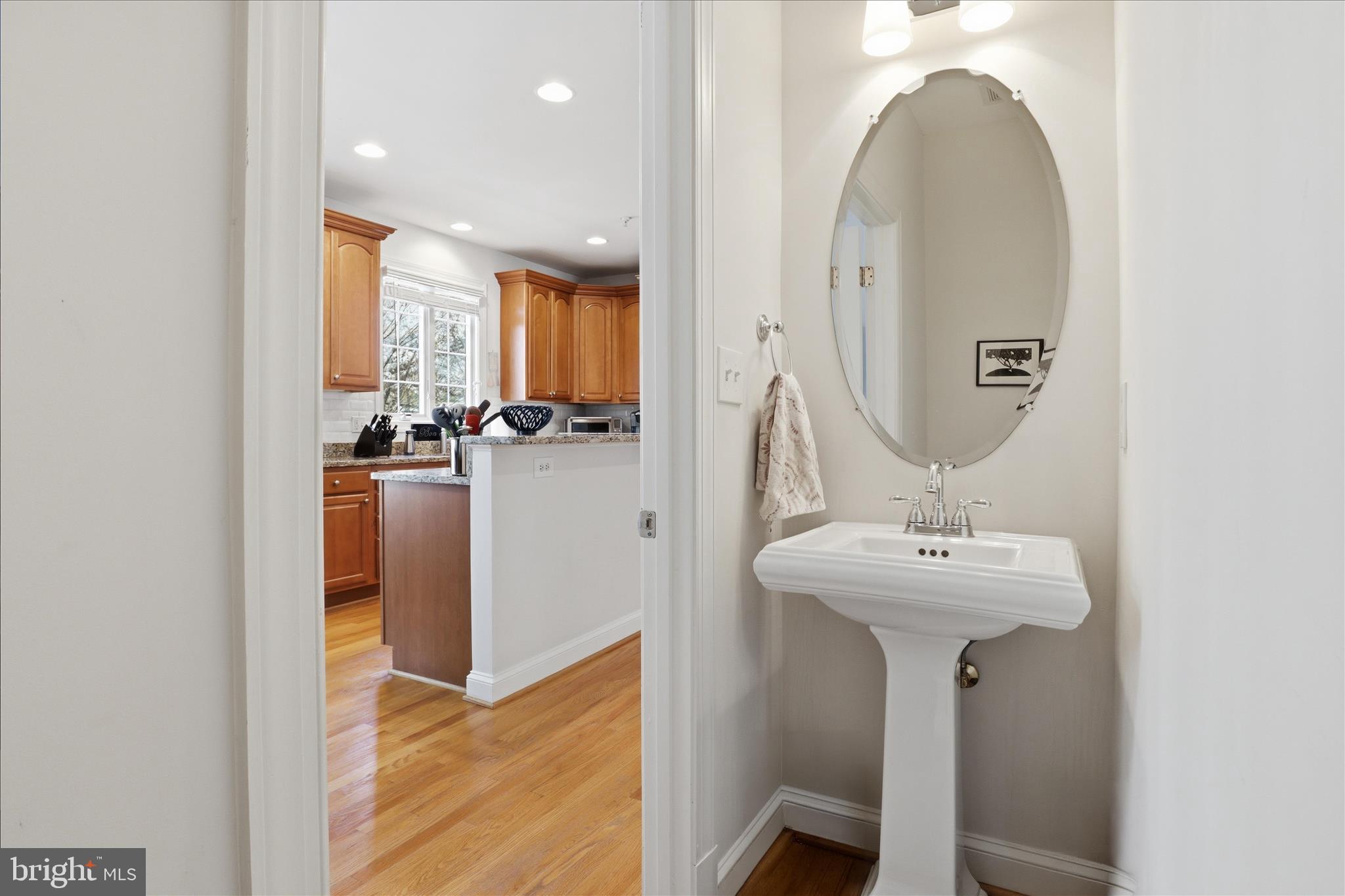 MCLEAN CREST - Residential