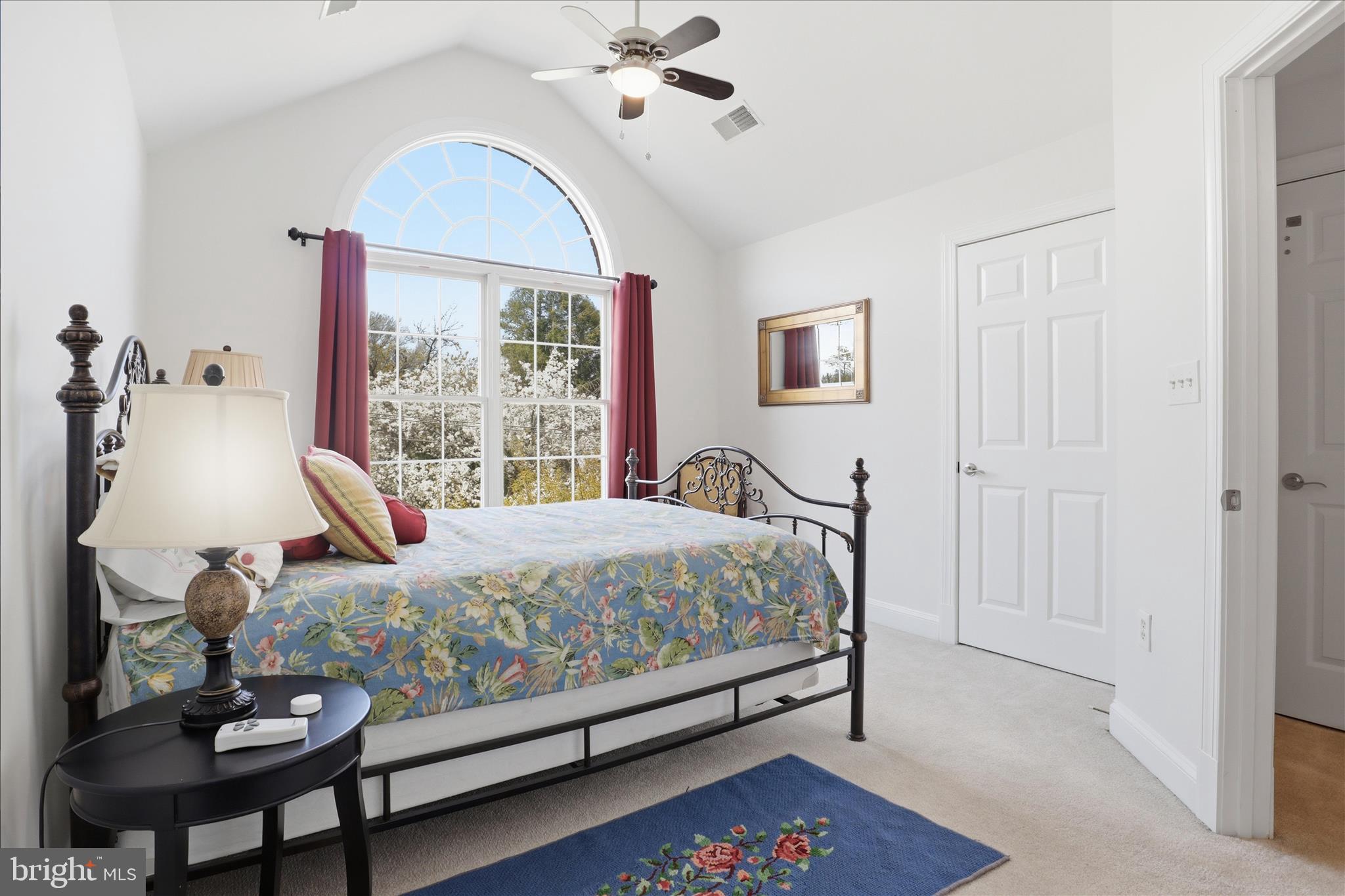 MCLEAN CREST - Residential