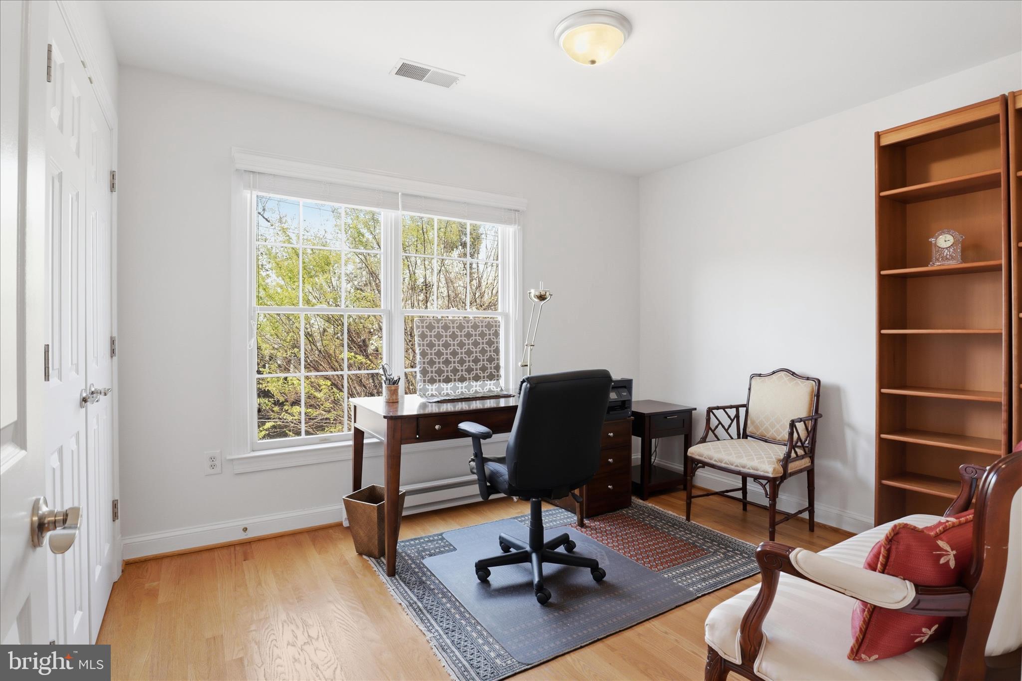 MCLEAN CREST - Residential