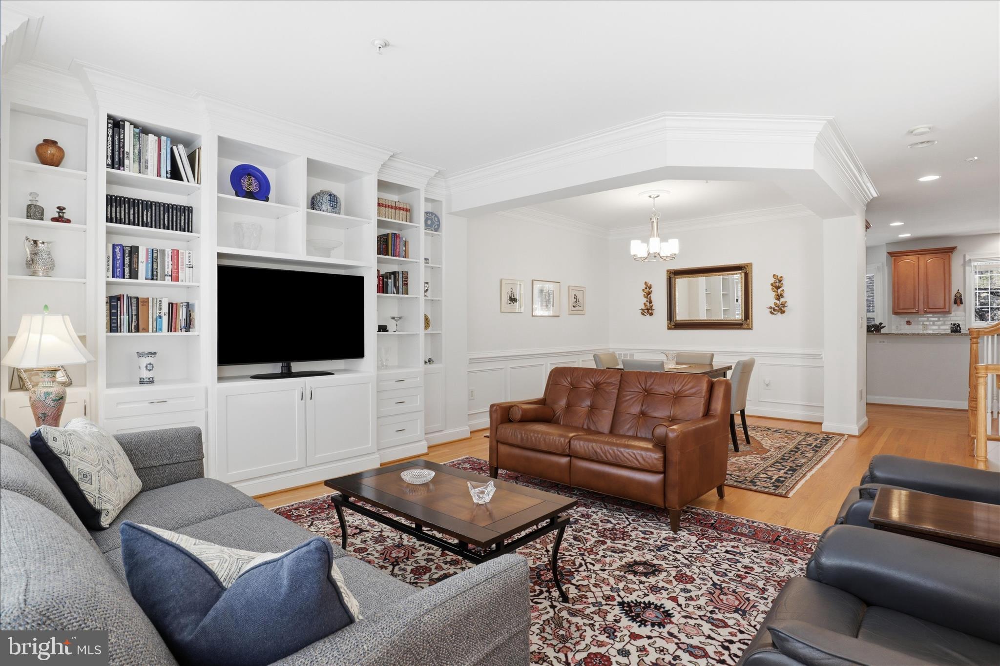 MCLEAN CREST - Residential