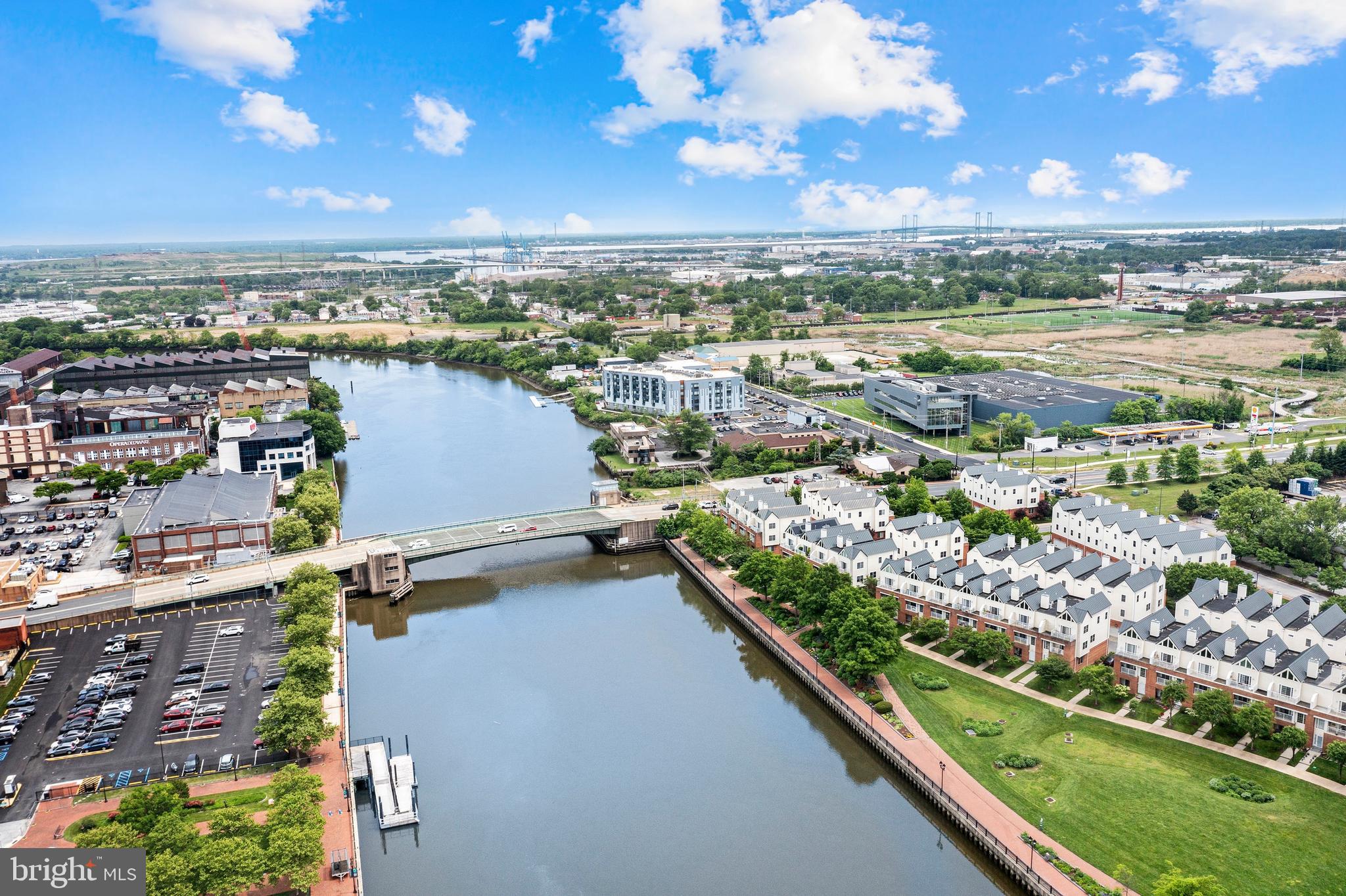 CHRISTINA LANDING - Residential