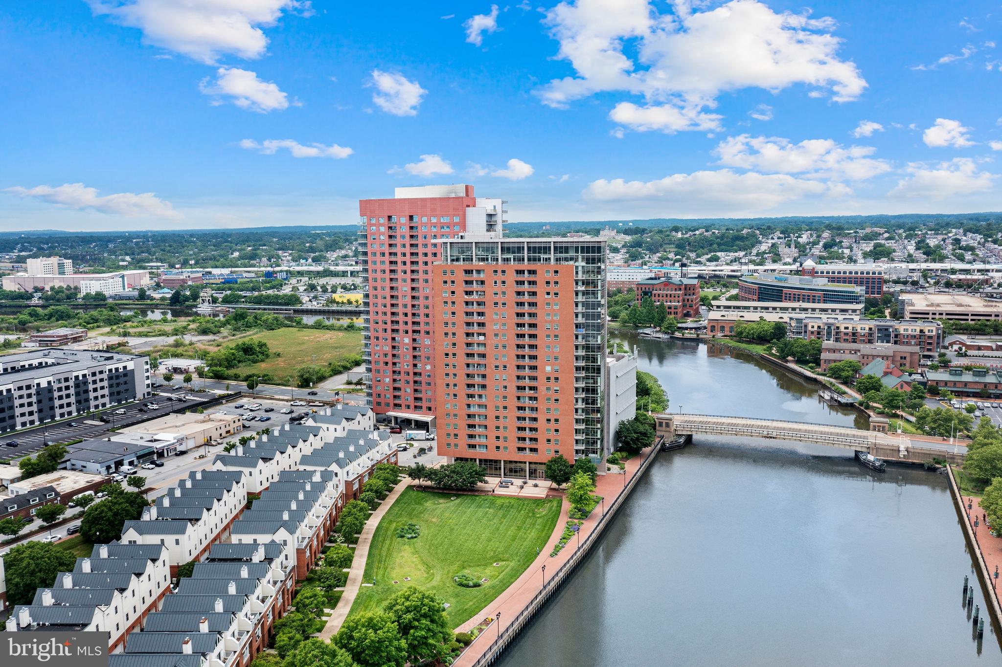 CHRISTINA LANDING - Residential