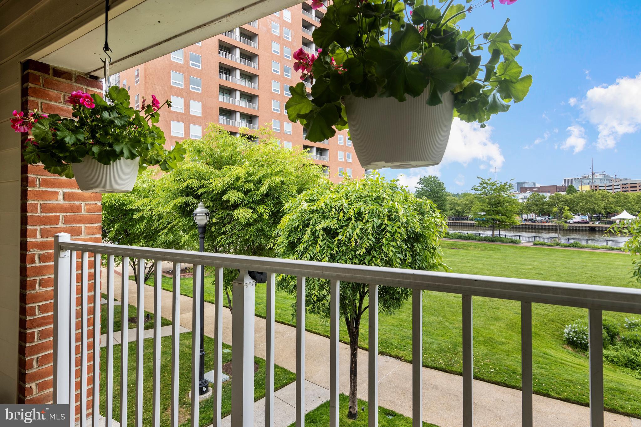 CHRISTINA LANDING - Residential