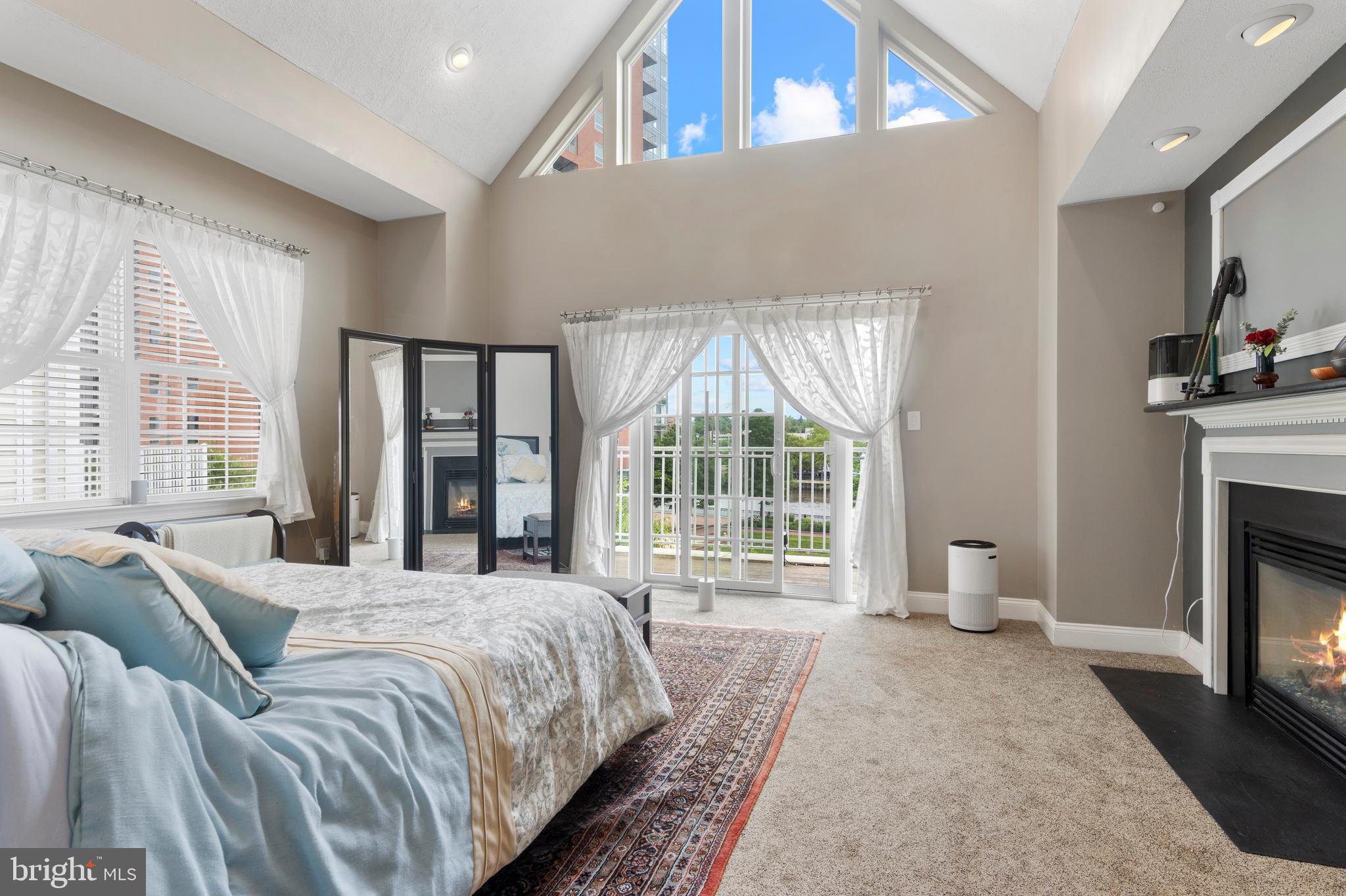 CHRISTINA LANDING - Residential