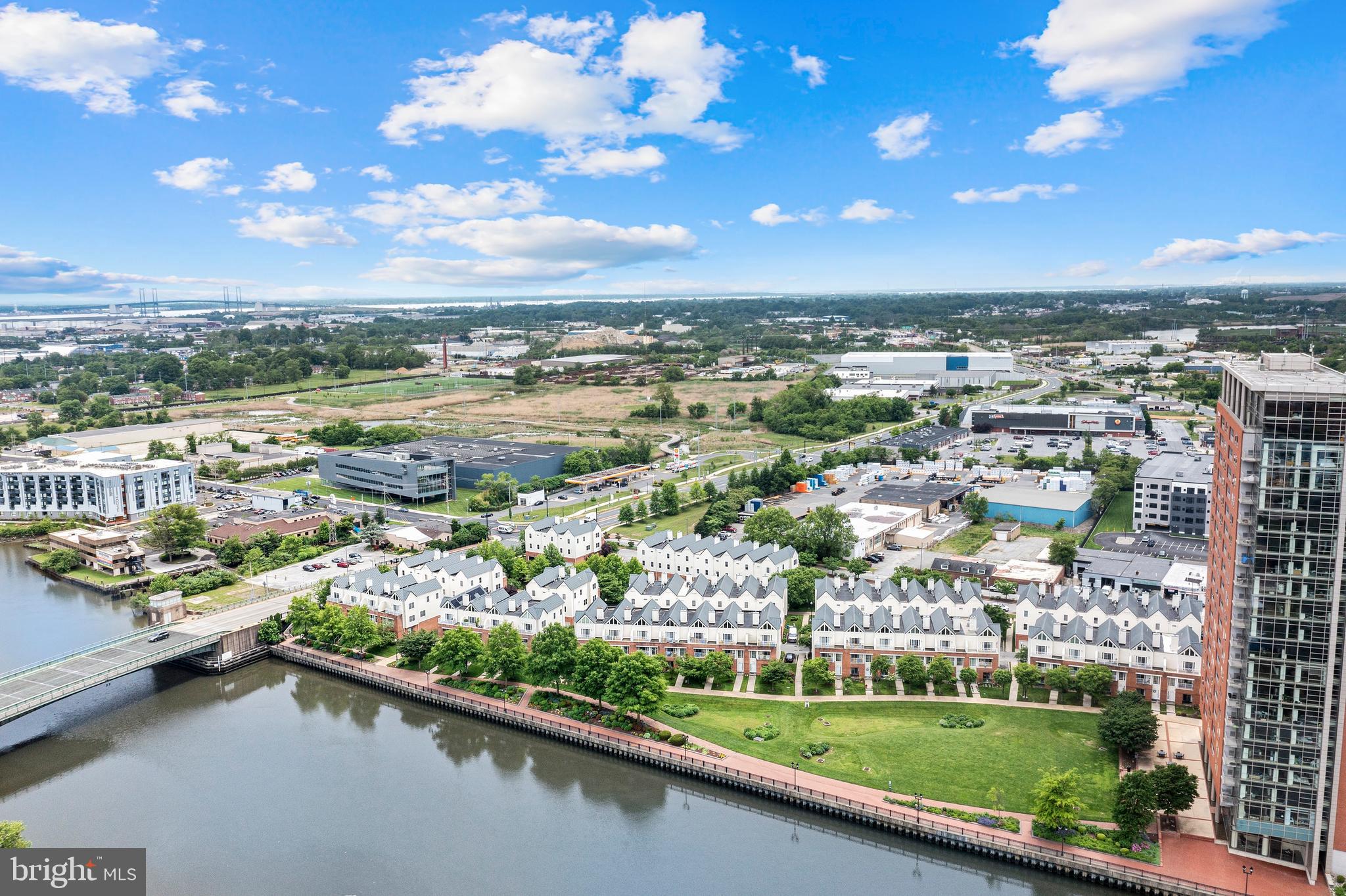 CHRISTINA LANDING - Residential