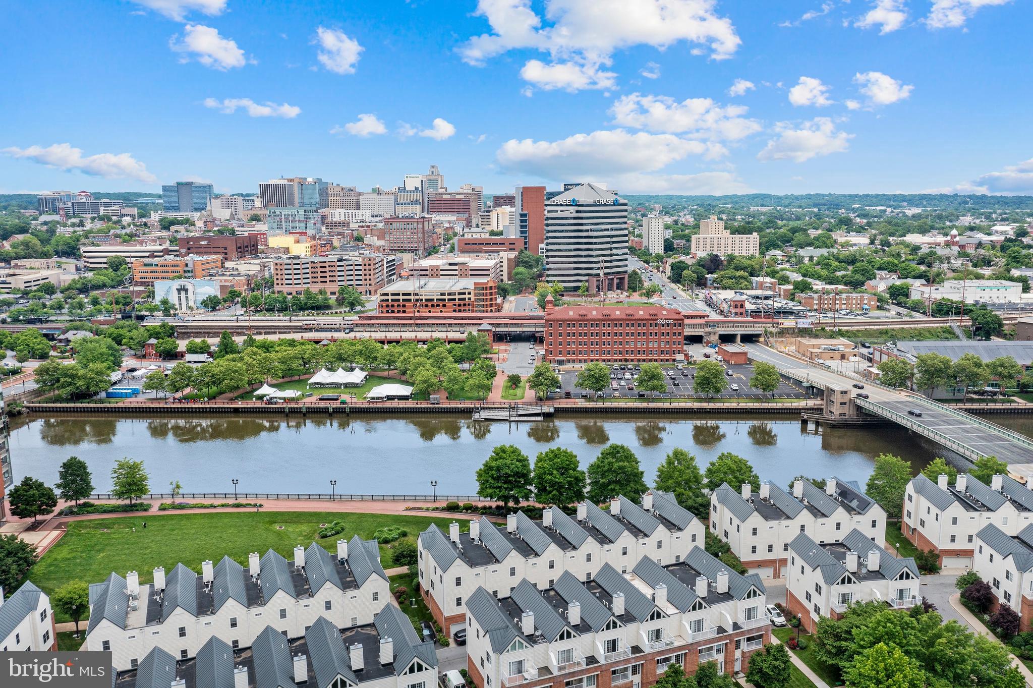 CHRISTINA LANDING - Residential