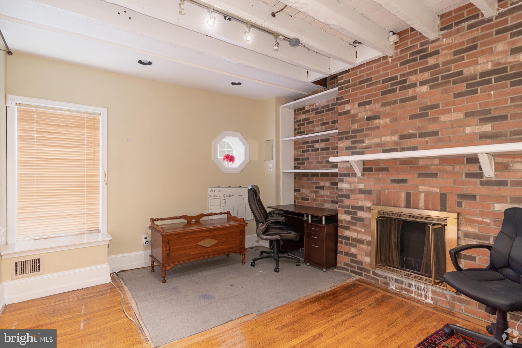 CENTER CITY - Commercial Sale